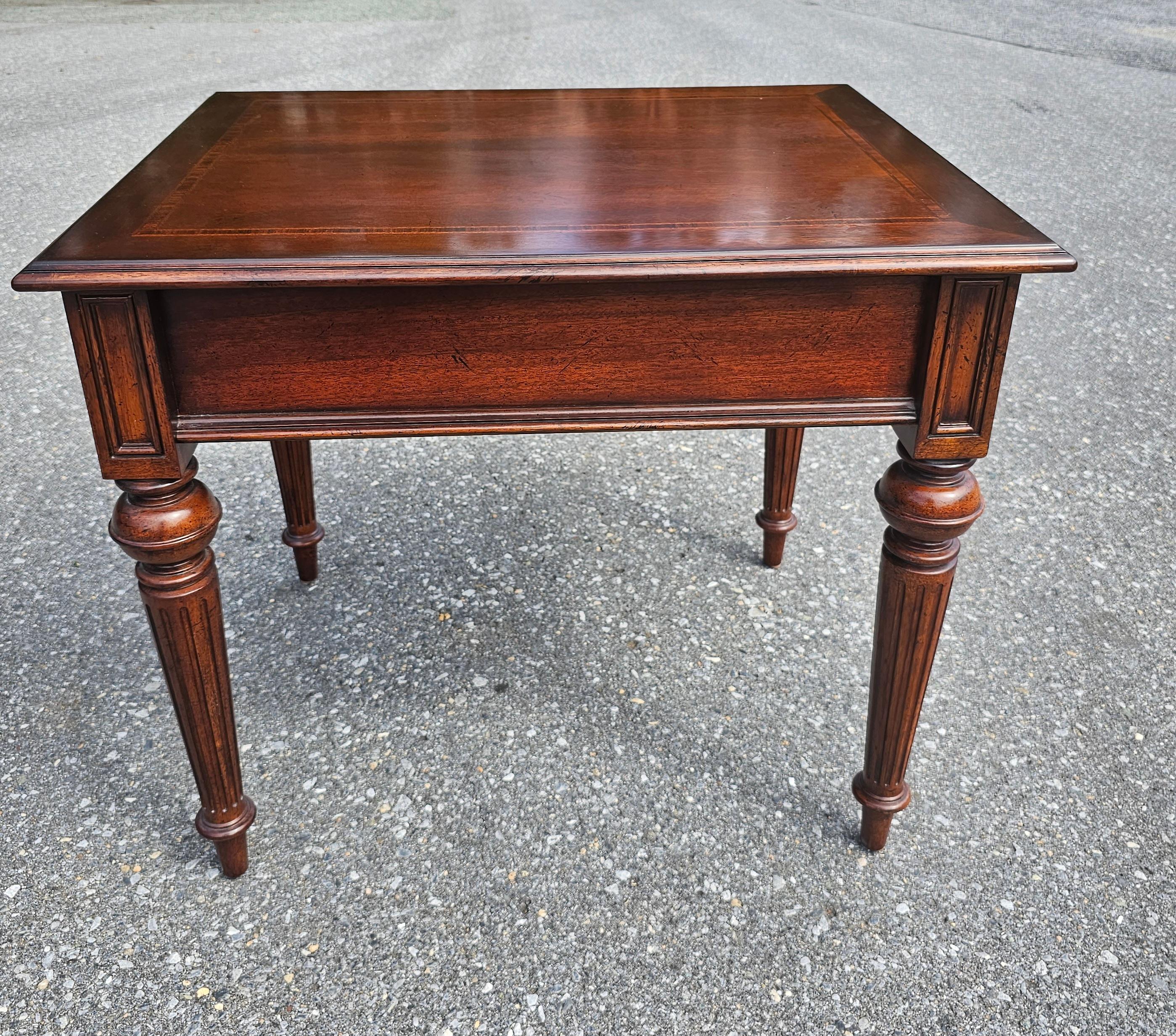 American 20th Century Thomasville Mahogany Single Drawer Banded Top Side Table For Sale