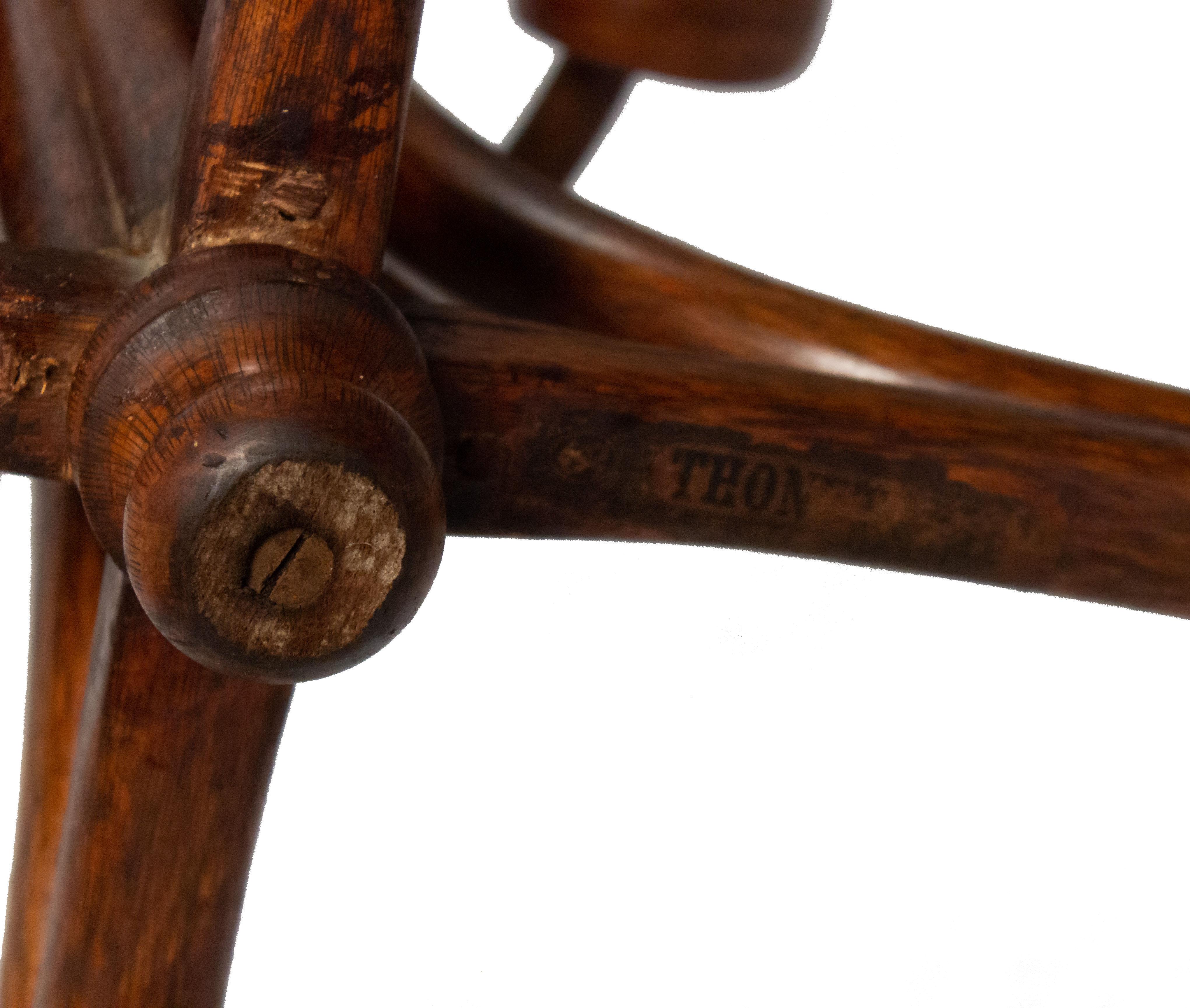Thonet - Traîneau autrichien en bois cintré du 20ème siècle en vente 1