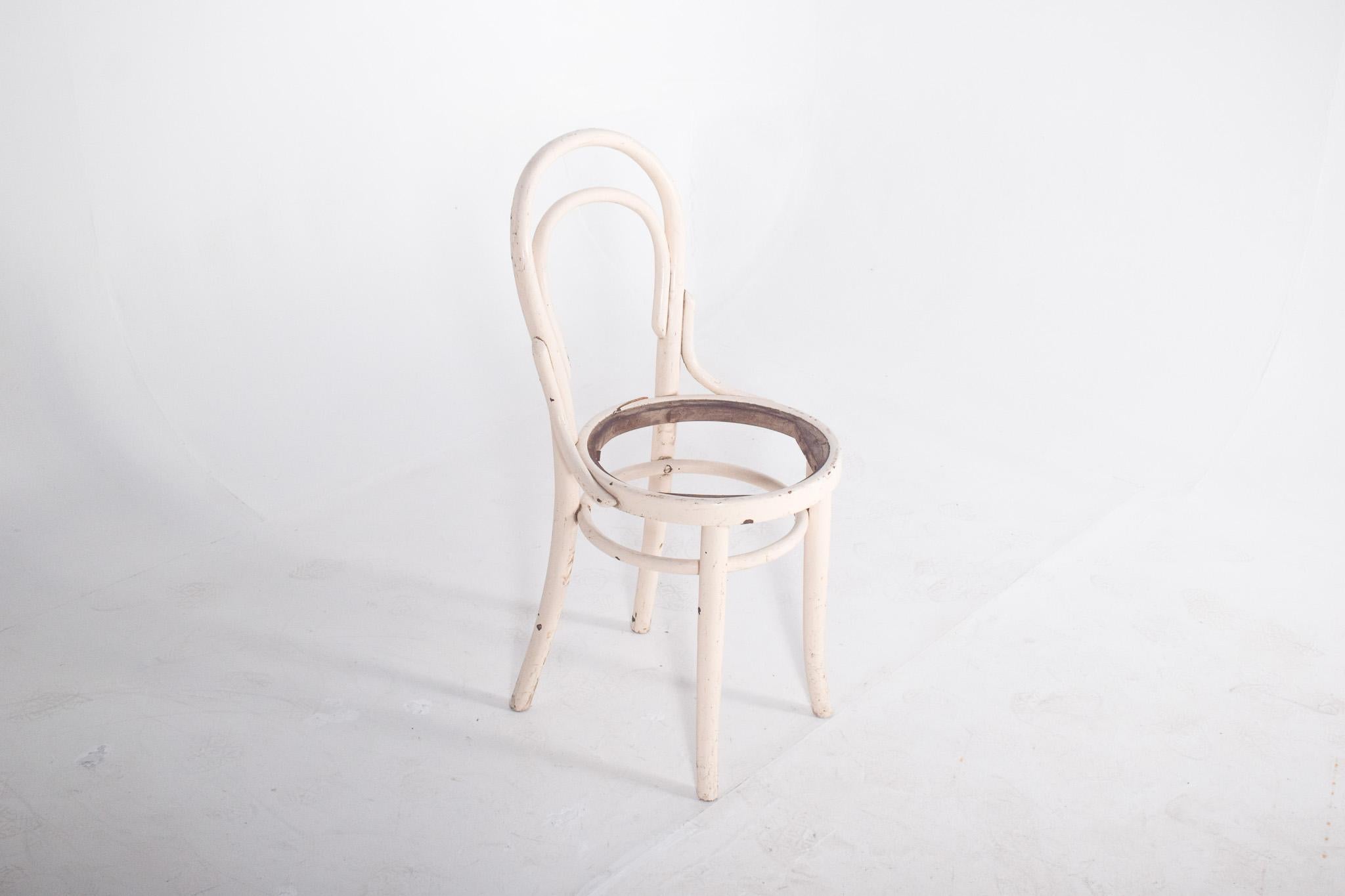 Portuguese 20th Century Thonet-Style Chair Painted White For Sale