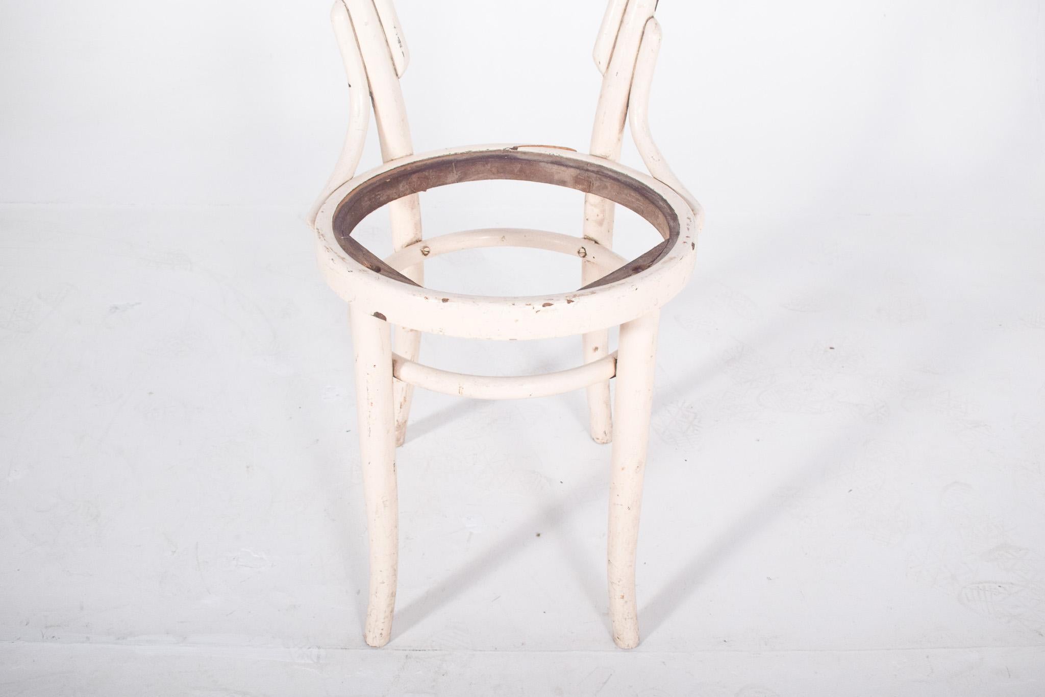 Early 20th Century 20th Century Thonet-Style Chair Painted White For Sale