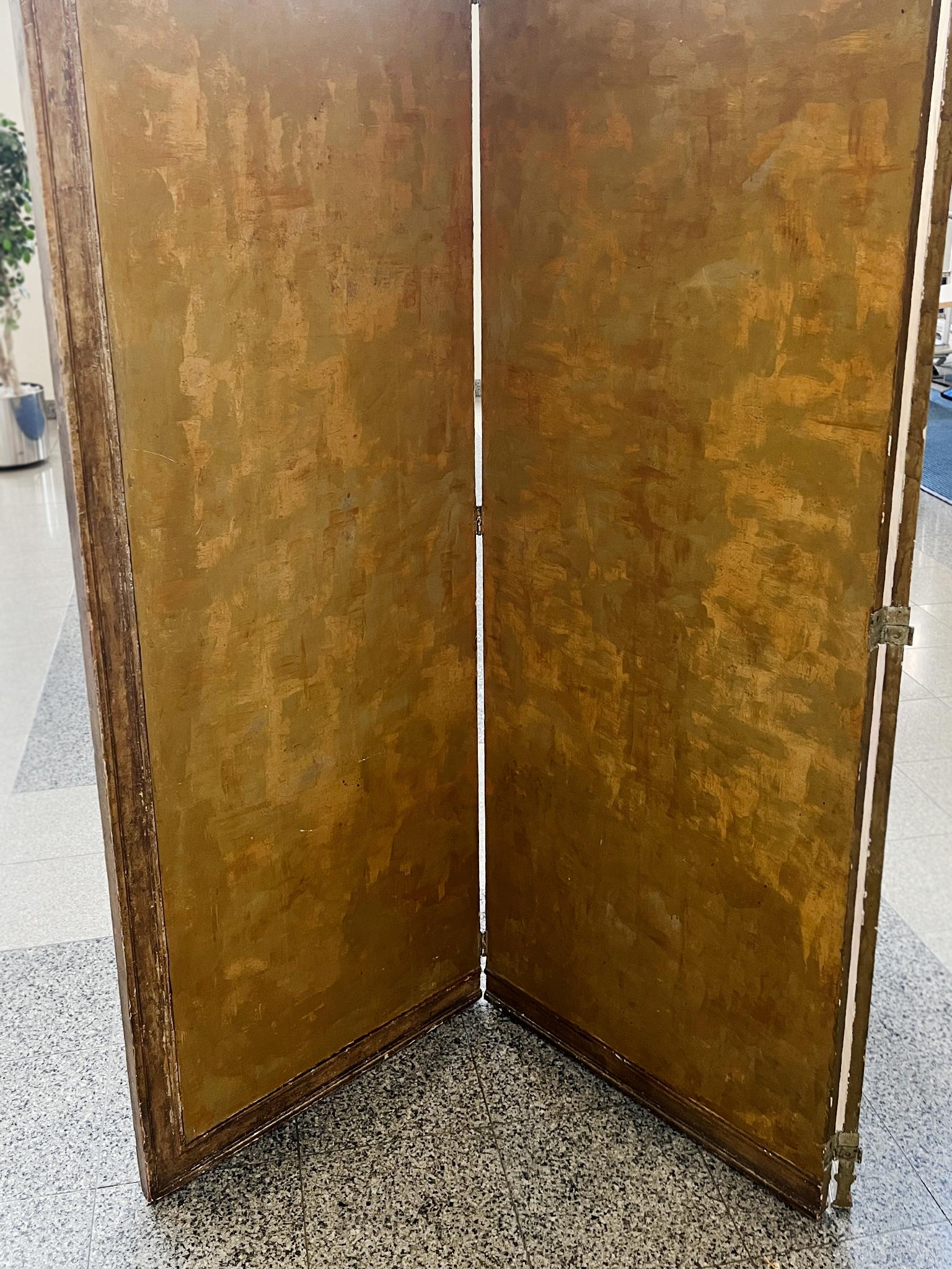 Legno Paravento a tre pannelli dorati Foldes del XX secolo in vendita