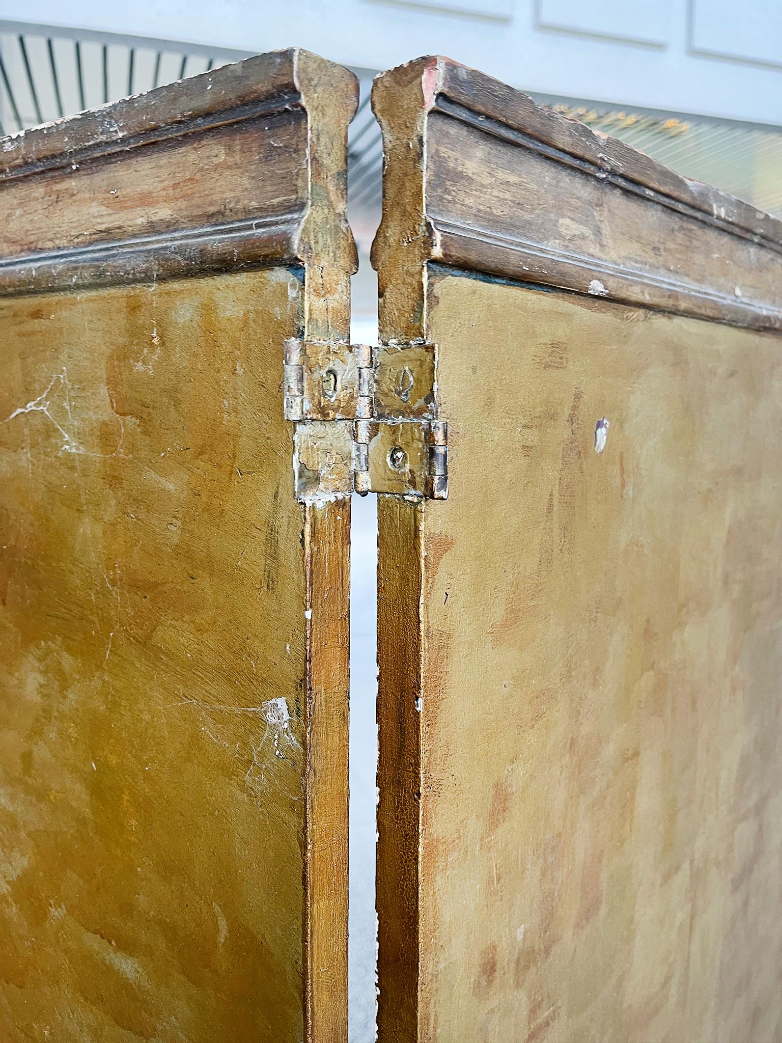 Paravento a tre pannelli dorati Foldes del XX secolo in vendita 3