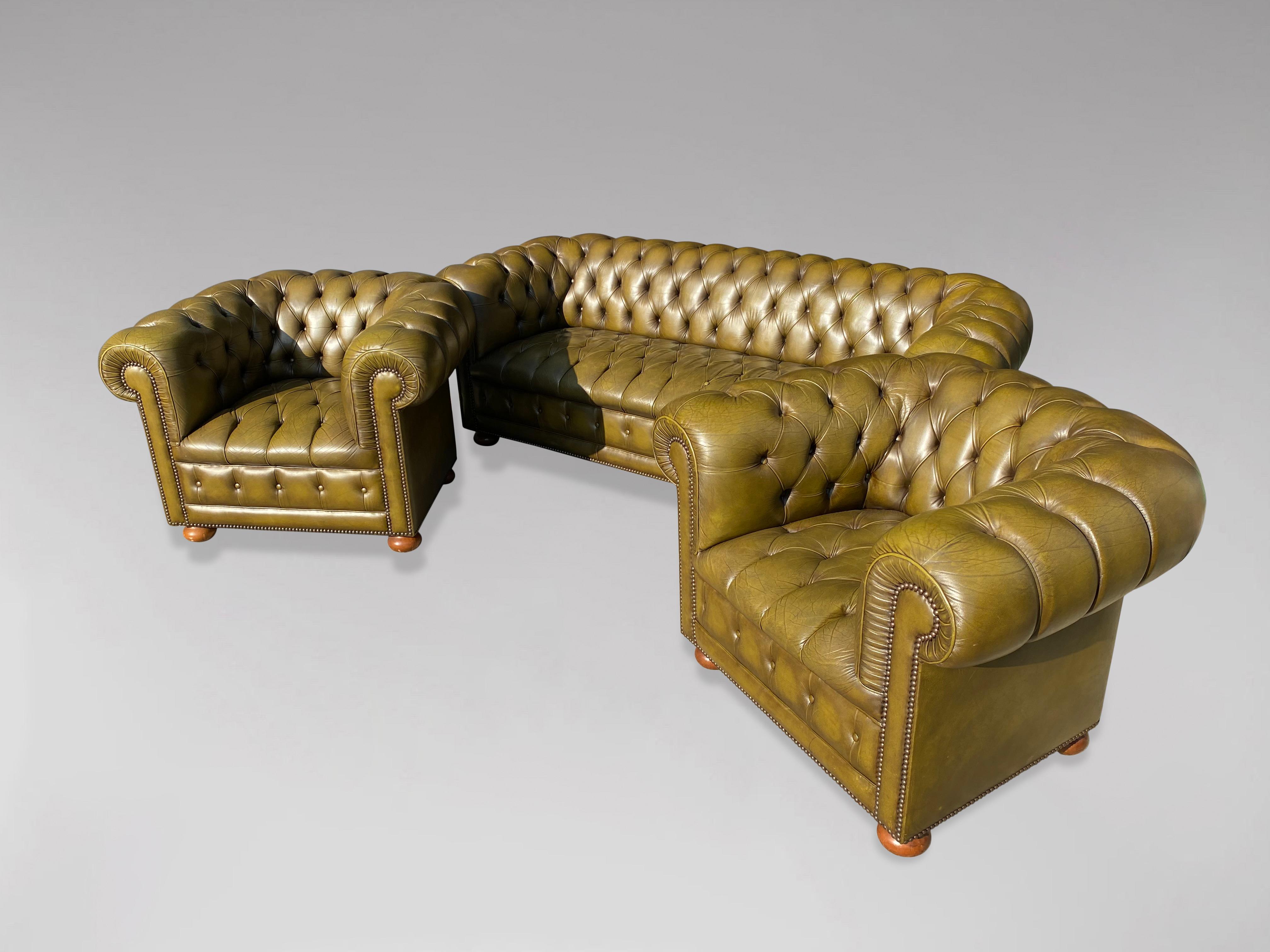 20th Century Three Piece Green Leather Chesterfield Suite For Sale 3