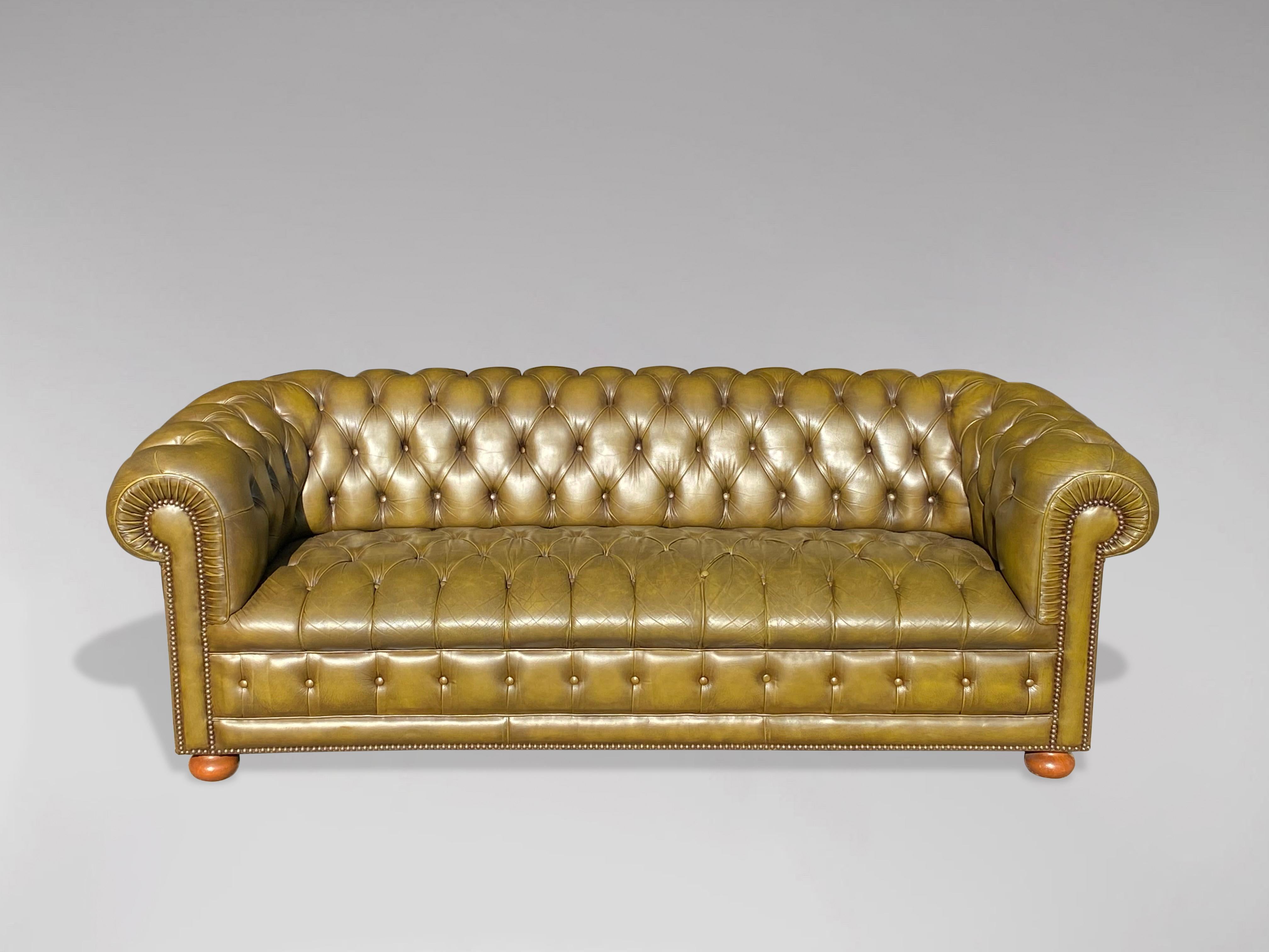British 20th Century Three Piece Green Leather Chesterfield Suite For Sale