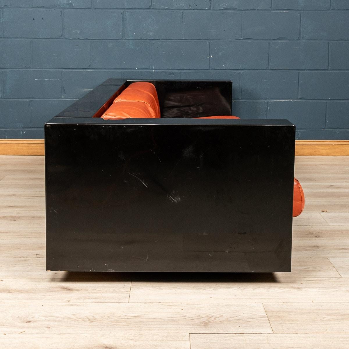 20th Century Three-Seater Sofa by Lella and Massimo Vignelli for Poltronova For Sale 1