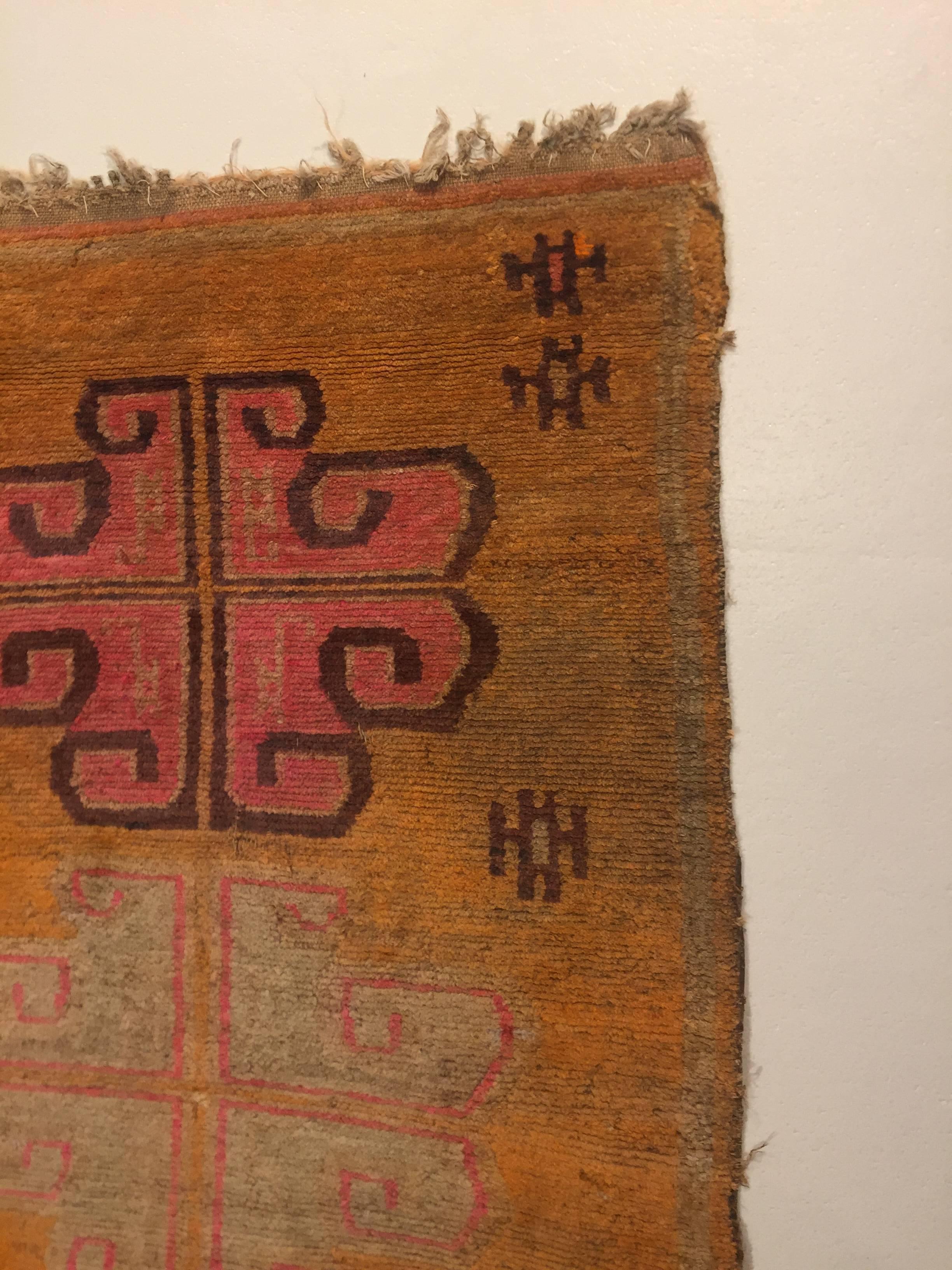 20th Century Tibetan Hand-Knotted Wool Rug Pink Lotus Flower and Orange In Fair Condition In Firenze, IT