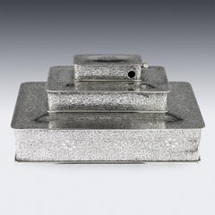 20° secolo Tiffany & Co. Scatola per sigari a tre piani in argento massiccio, 1920 circa
