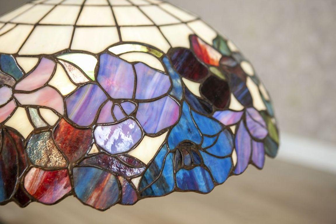 20th-Century Tiffany Style Hanging Lamp With Multicolored Shade For Sale 1