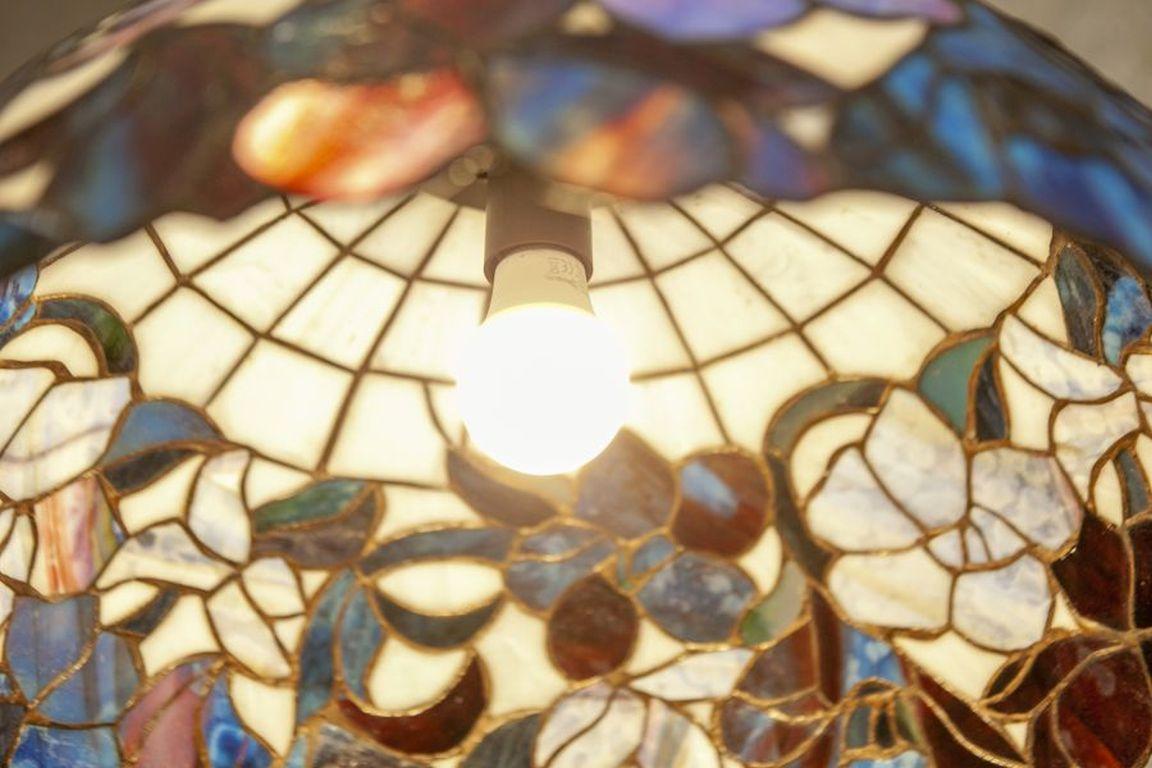 20th-Century Tiffany Style Hanging Lamp With Multicolored Shade For Sale 3