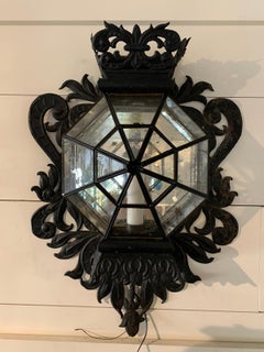 lanterne murale à une lumière:: 20e siècle:: Tole:: dos miroir:: Fleur-de-Lis