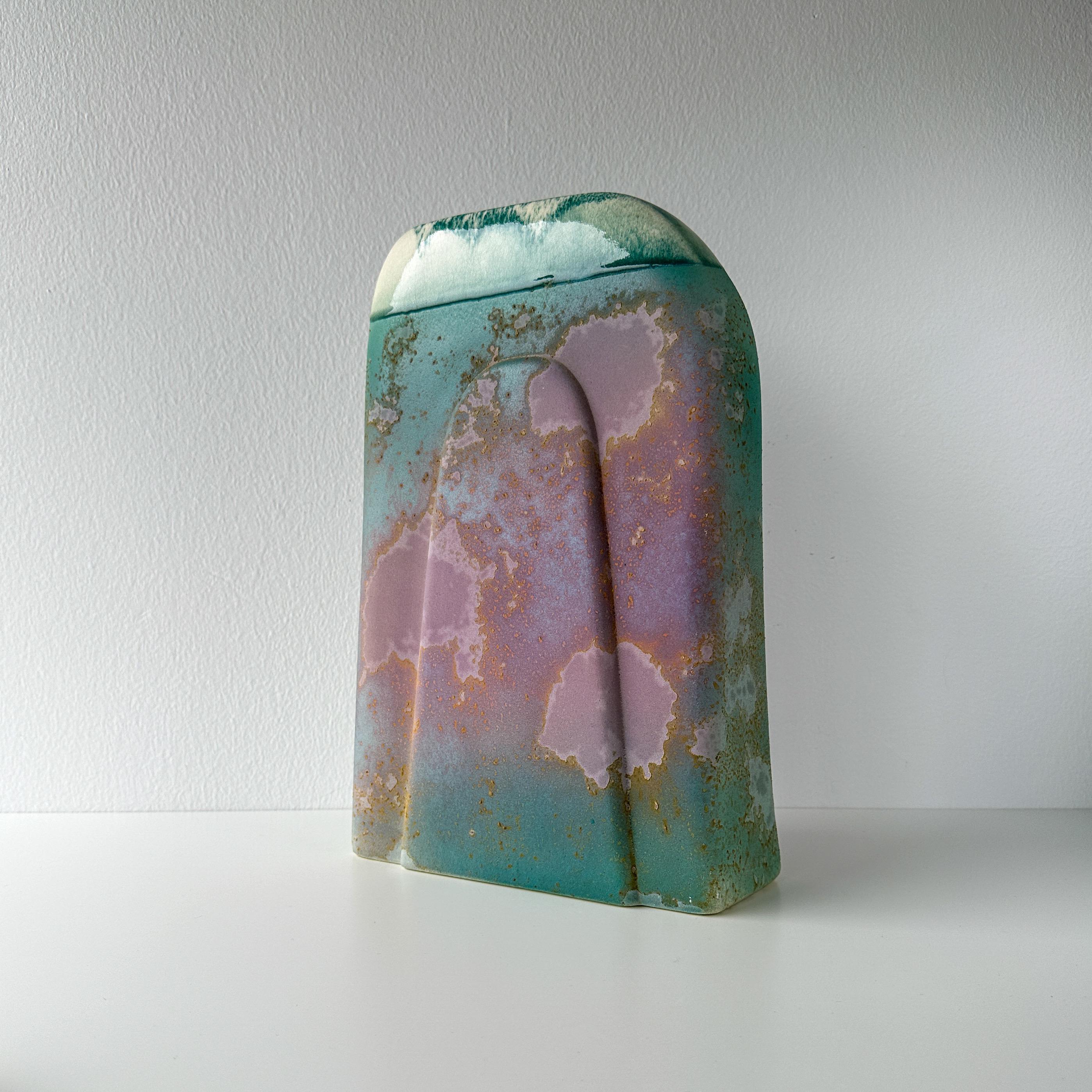 Postmoderne Vase en raku du 20e siècle de Tony Evans en vente