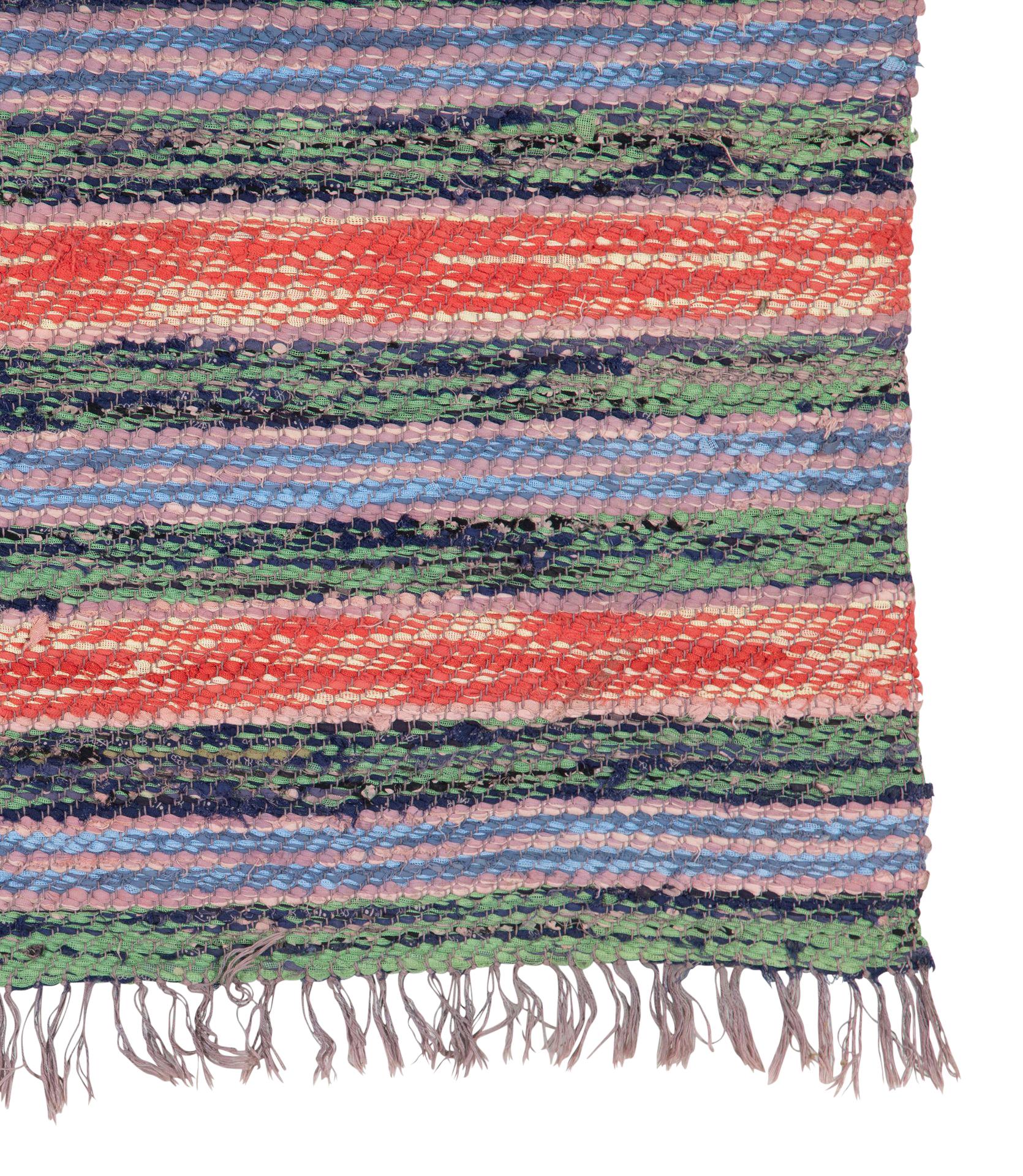 Alfombra sueca vintage de algodón a rayas azules, rojas, rosas y verdes.     Alrededor de 1950.      Bolsa 11 / Alfombra 110