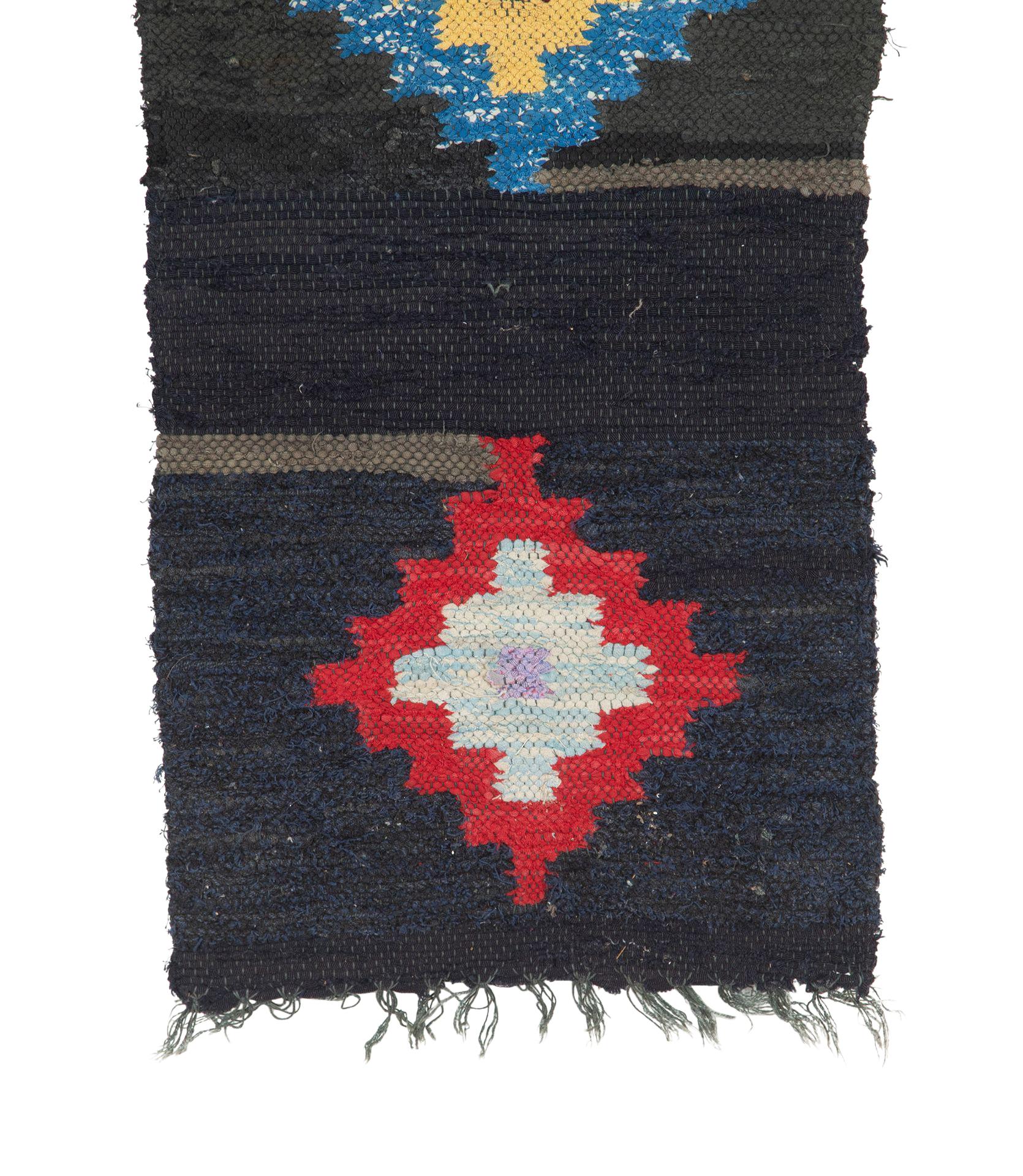 Tappeto vintage in cotone con motivi svedesi del XX secolo.    Circa 1950.      Borsa 12 / Tappeto 117