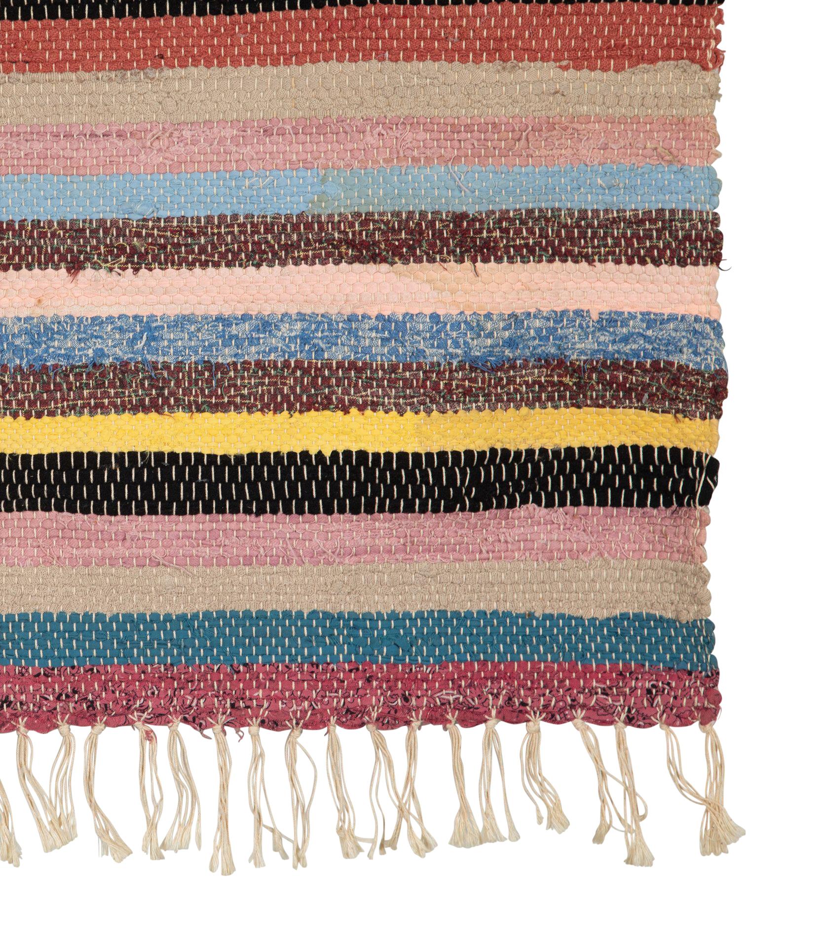 20th Century Traditional Swedish Rug In Good Condition For Sale In Tetbury, Gloucestershire