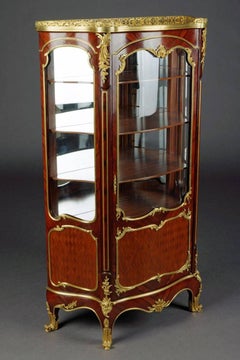 Vitrine française de style transition du 20ème siècle d'après Paul Sormani