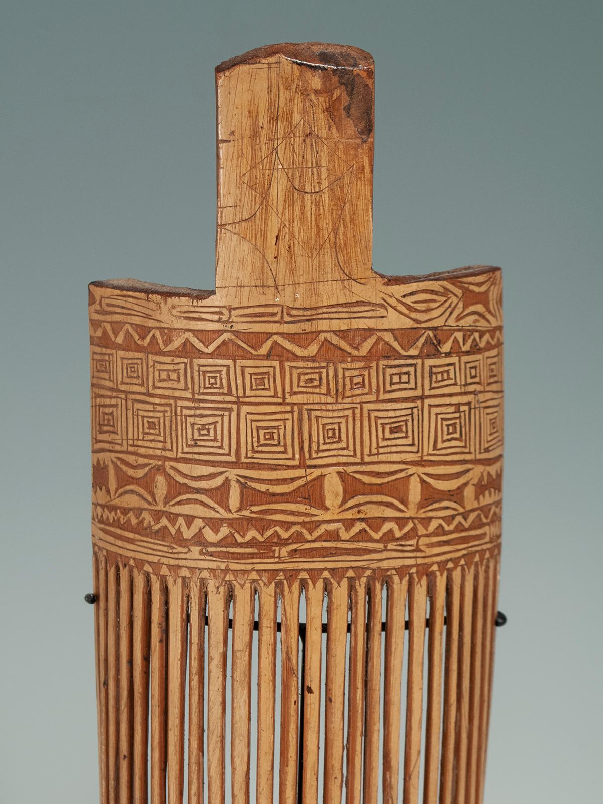 20th Century Tribal Bamboo Comb, Morobe Province, Papua New Guinea For Sale 2