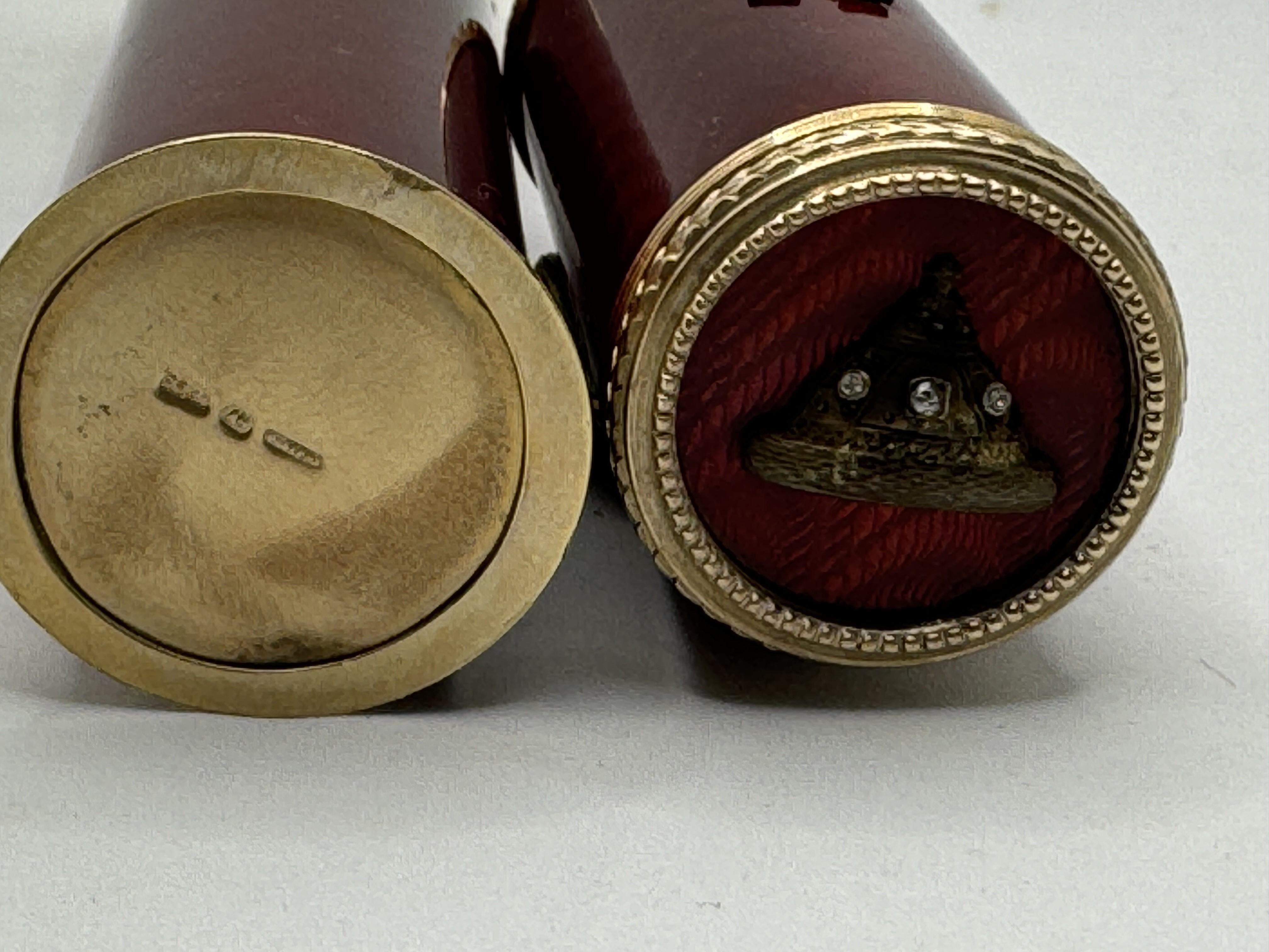 Porte-cigare tubulaire en émail guilloché ciselé d'or du début du 20e siècle en vente 3