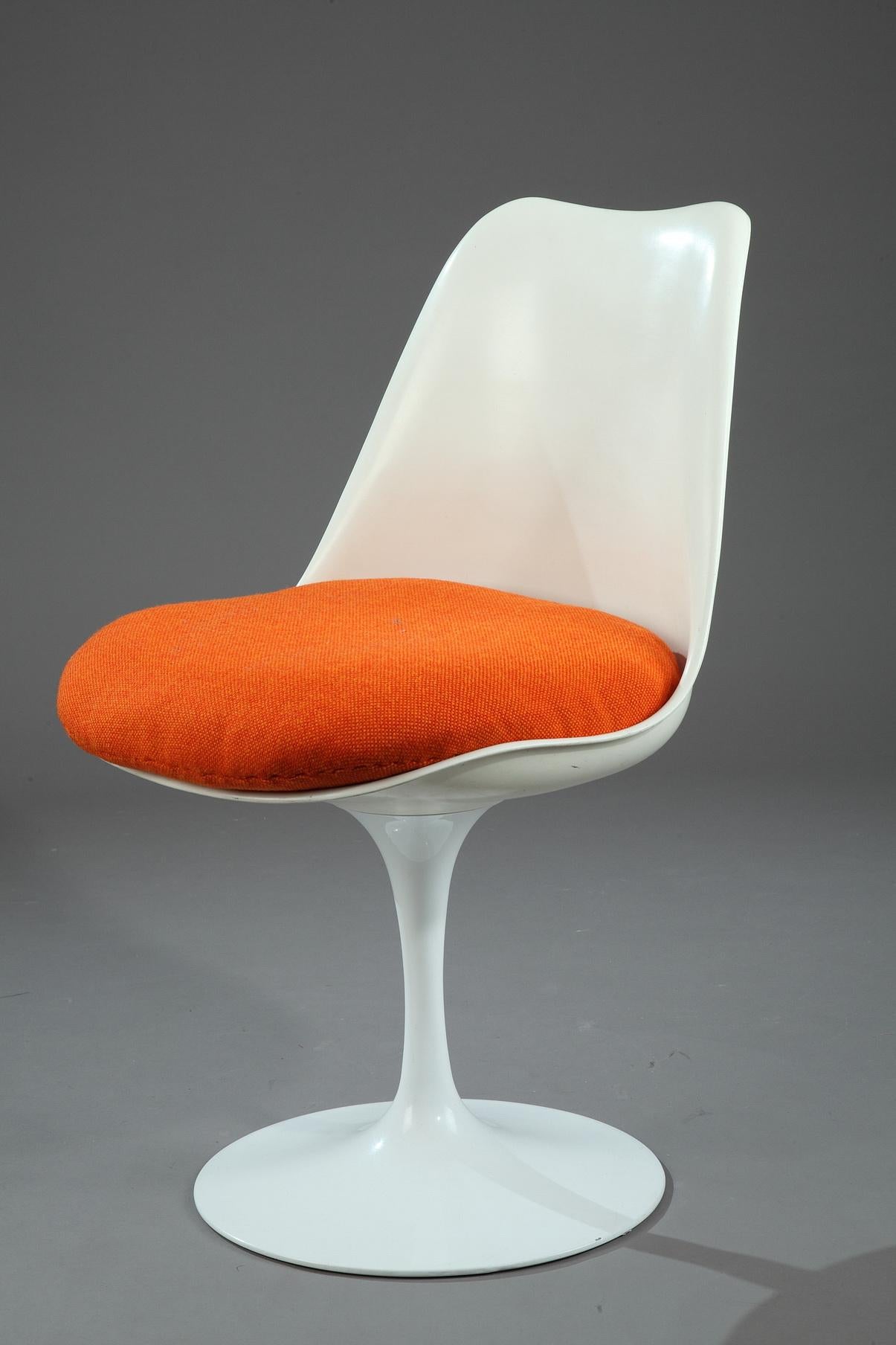 Mid-Century Modern 20th Century Tulip Chair by Eero Saarinen