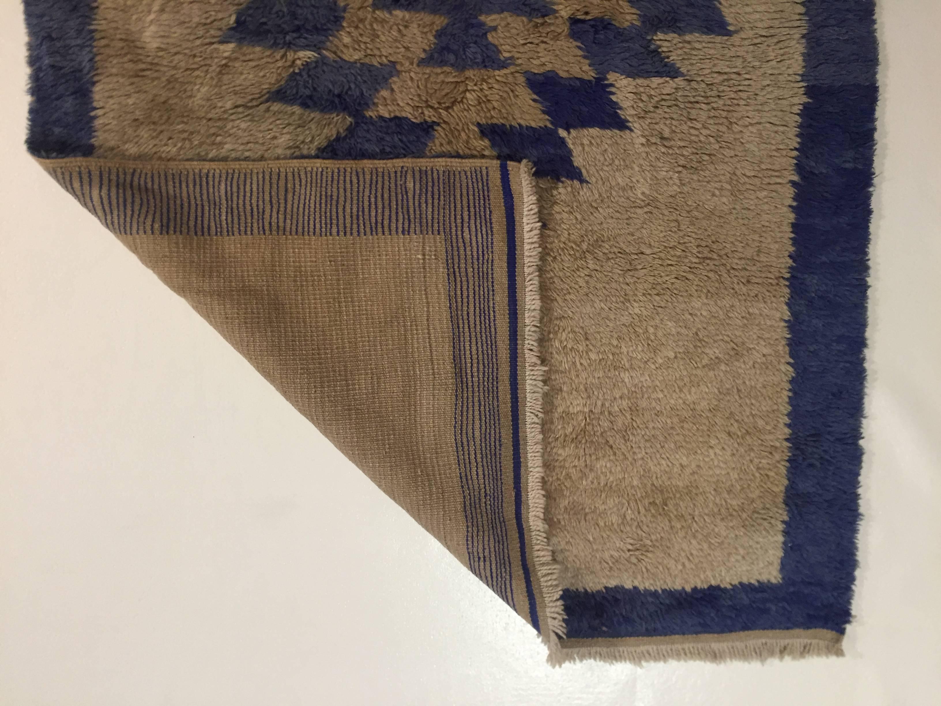 20th Century Tulu Hand-Knotted Carpet by Wool Geometric Design Grey and Cobalt For Sale 9