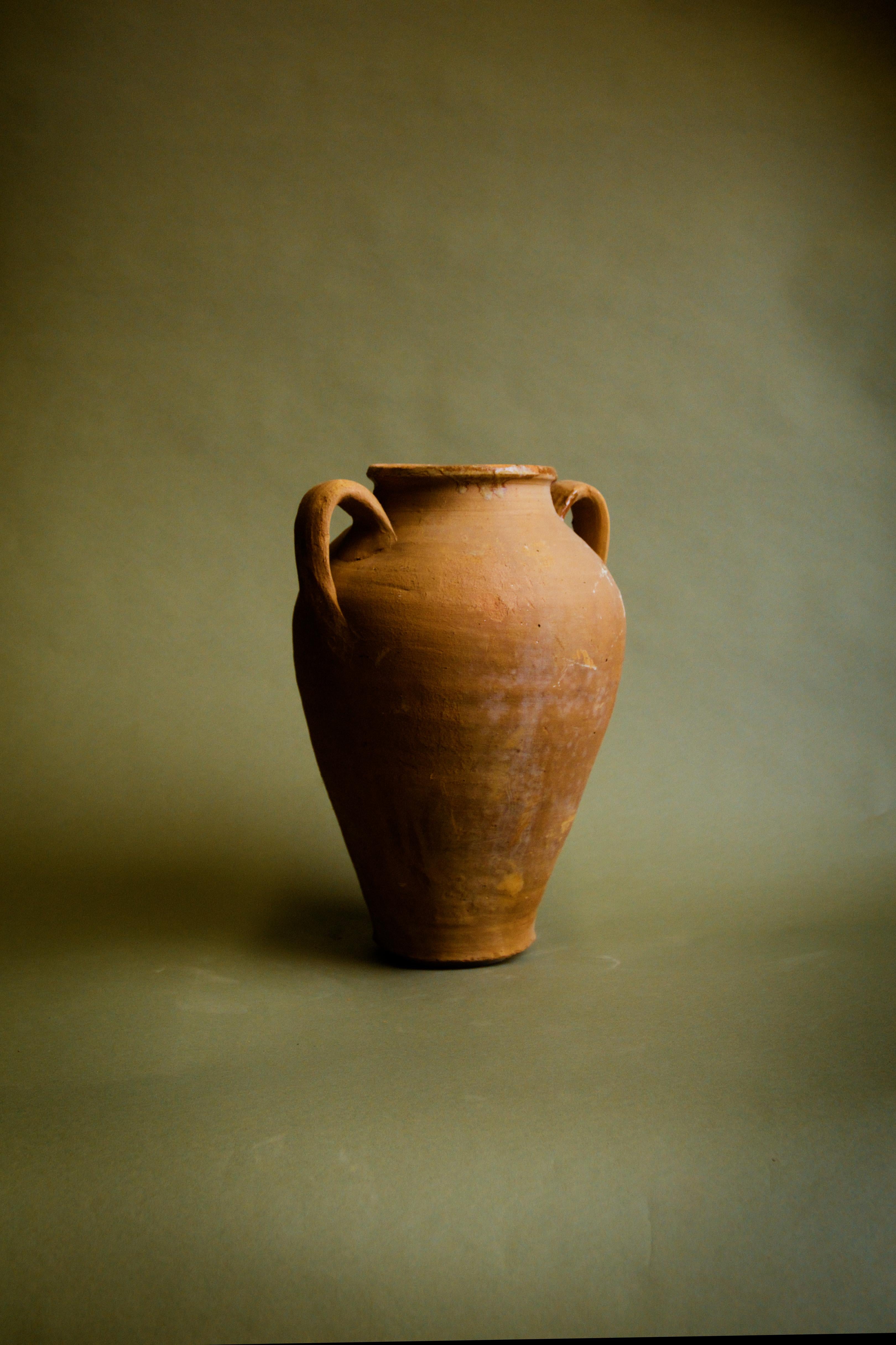 Türkische Amphora des 20. Jahrhunderts (Primitiv) im Angebot