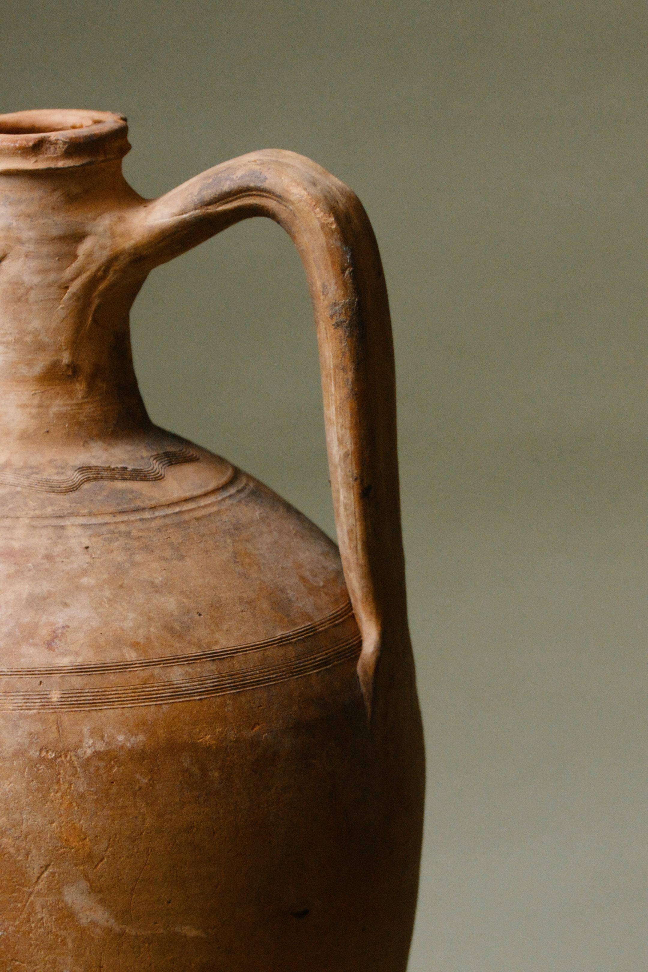 Anfora turca in terracotta del XX secolo 1