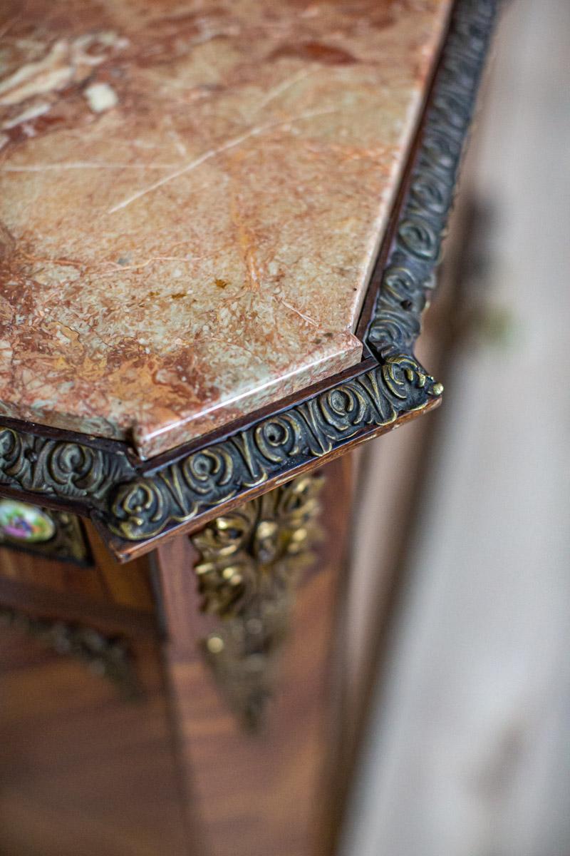 20th-Century Richly Inlaid Two-Leaf Cabinet with Marble Top For Sale 7