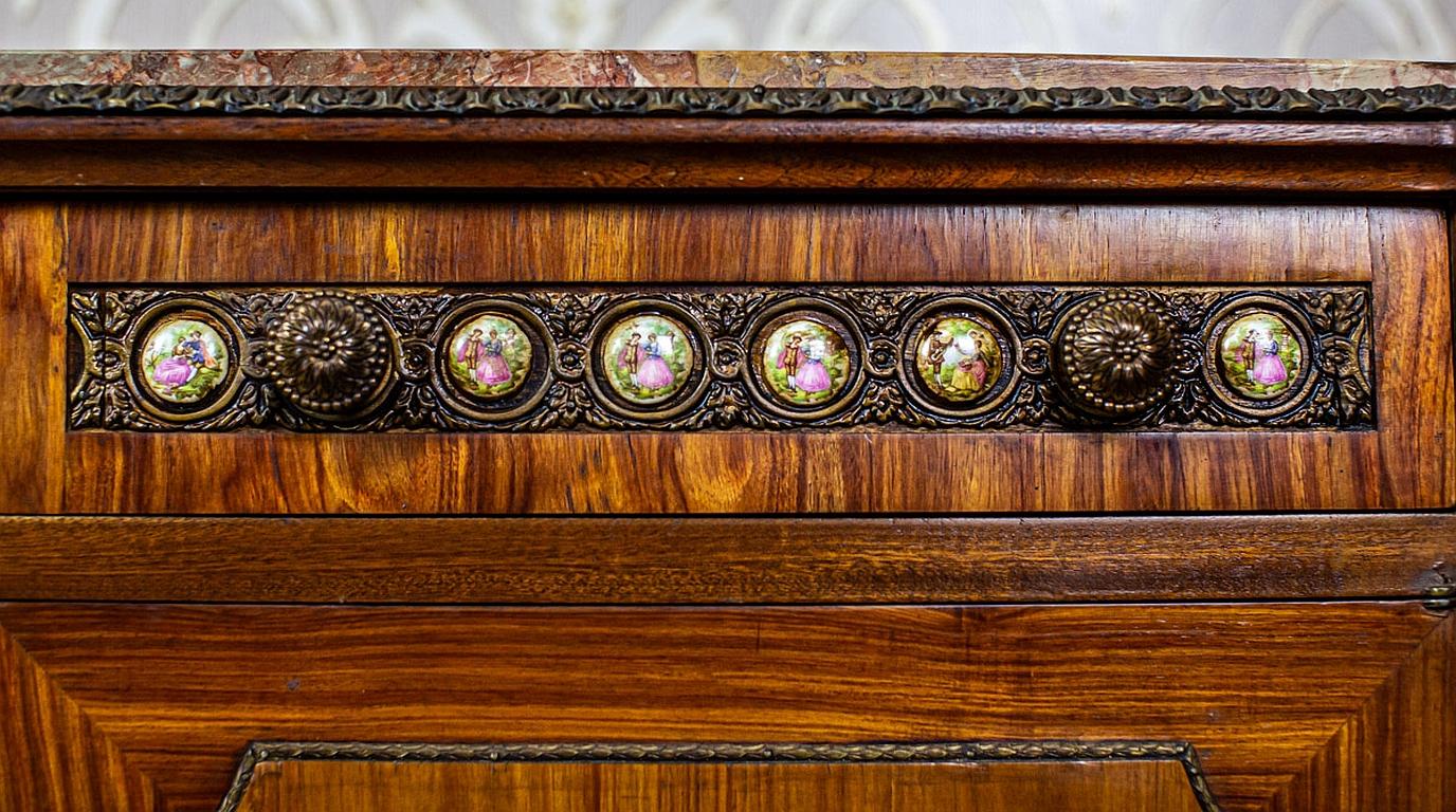 20th-Century Richly Inlaid Two-Leaf Cabinet with Marble Top For Sale 3