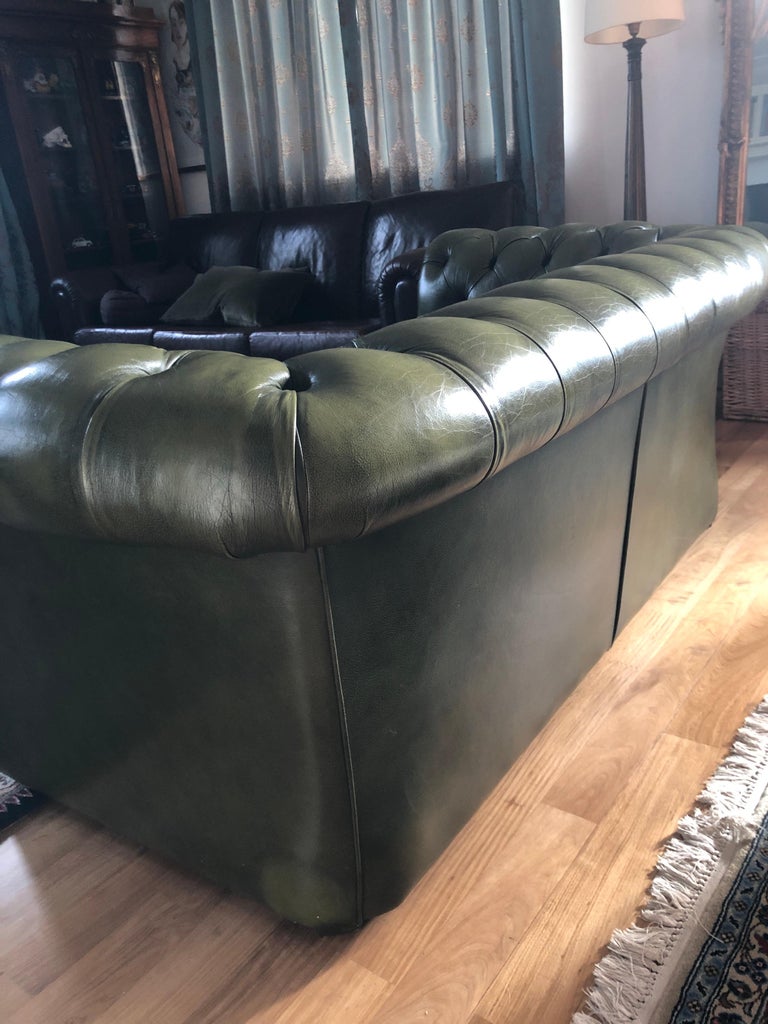 20th Century Two Seated Chesterfield Sofa in Dark Green Leather at