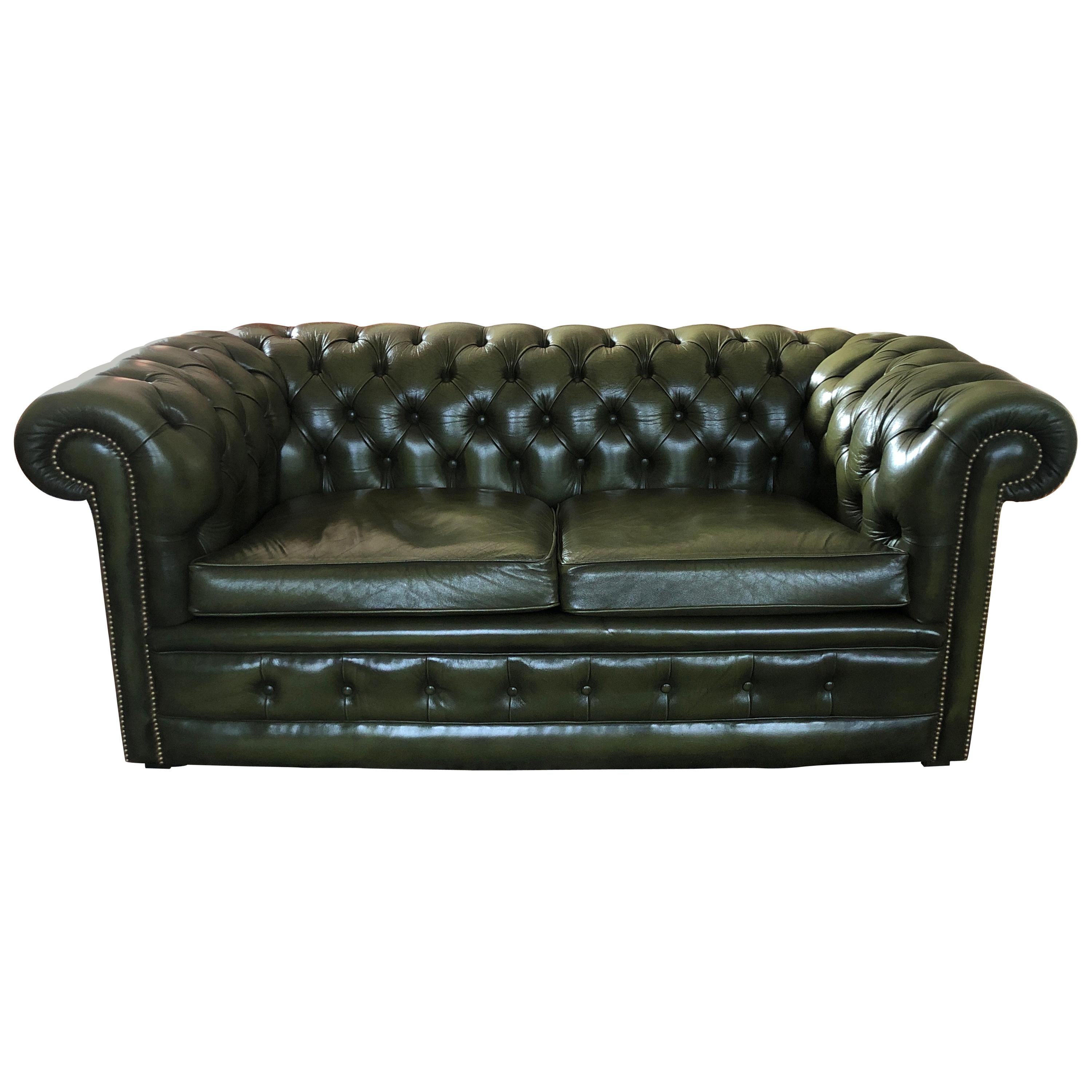 20th Century Two Seated Chesterfield Sofa in Dark Green Leather