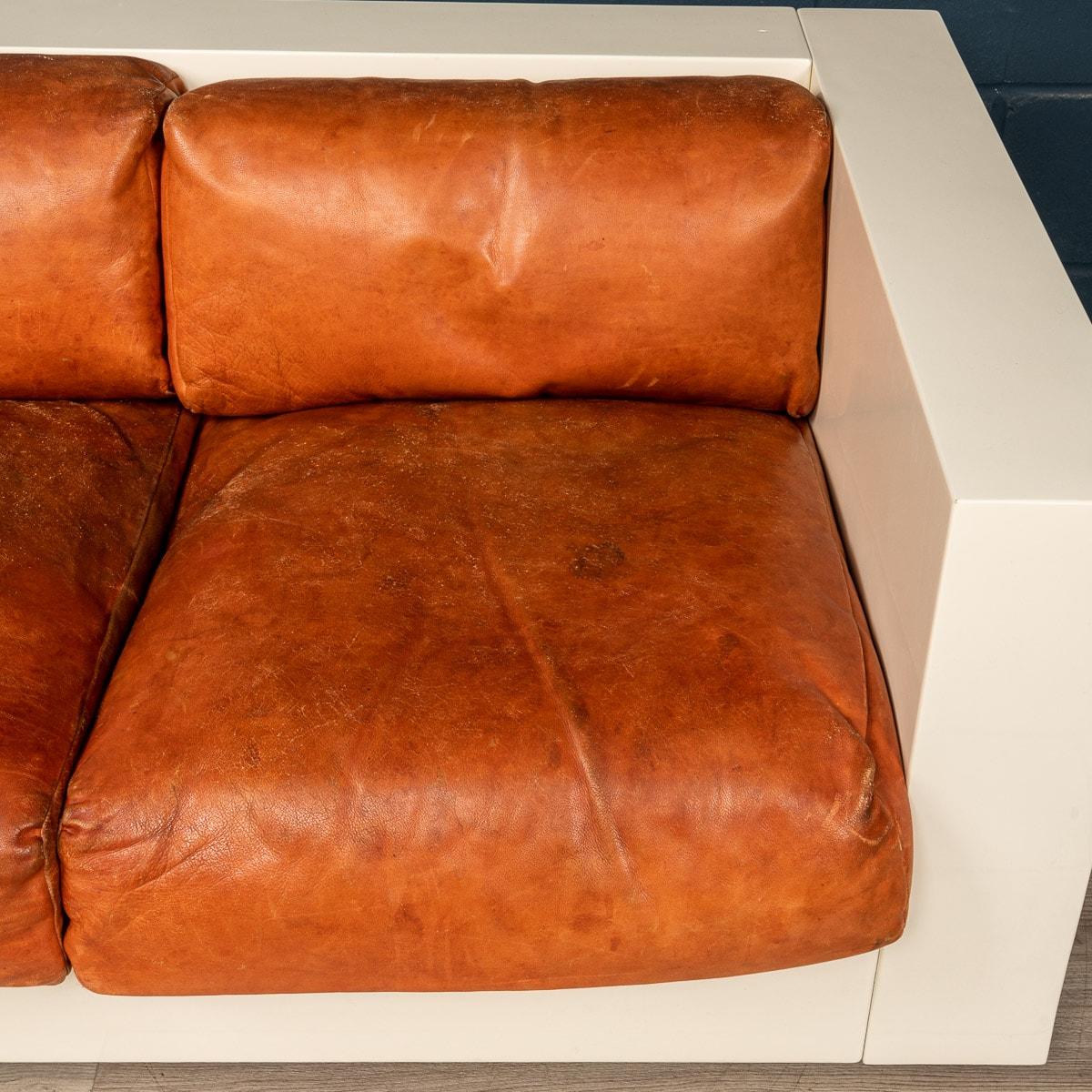 Zweisitzer-Sofa des 20. Jahrhunderts von Lella und Massimo Vignelli für Poltronova im Angebot 6