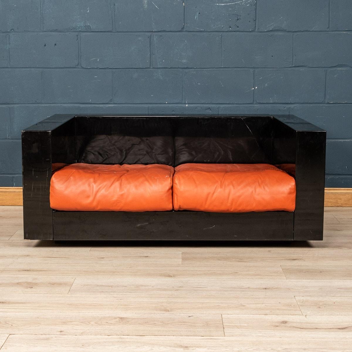 20th Century Two-Seater Sofa by Lella and Massimo Vignelli for Poltronova For Sale 2
