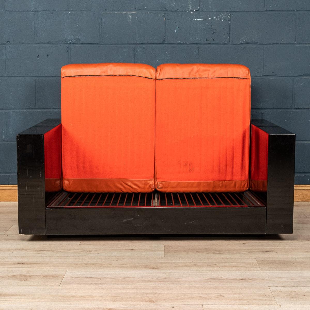 Zweisitzer-Sofa des 20. Jahrhunderts von Lella und Massimo Vignelli für Poltronova im Angebot 3