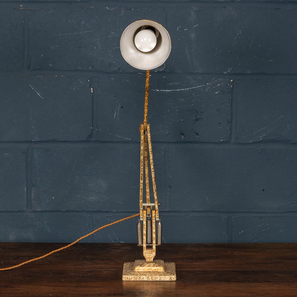 Herbert Terry Anglepoise-Lampe „Two-Step“ aus dem 20. Jahrhundert, England, ca. 1970 im Zustand „Gut“ im Angebot in Royal Tunbridge Wells, Kent