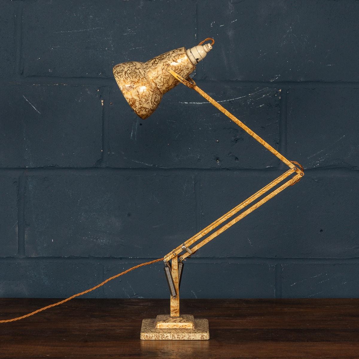 20ième siècle Lampe « Two-Step » Herbert Terry Anglepoise du 20e siècle, Angleterre, vers 1970 en vente