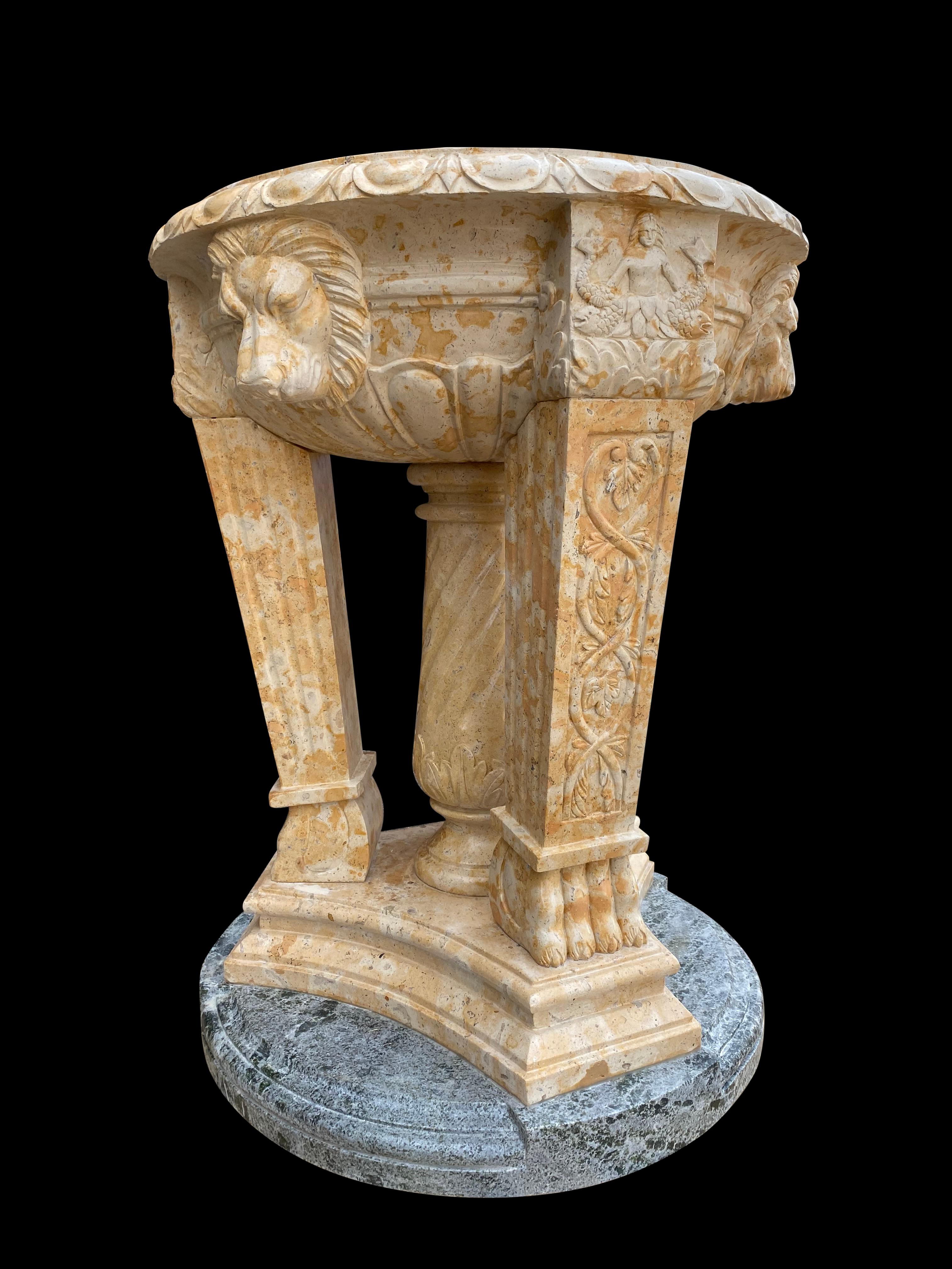20th Century Two Toned Marble Planter/Tazzer/Bird Bath In Excellent Condition For Sale In London, GB