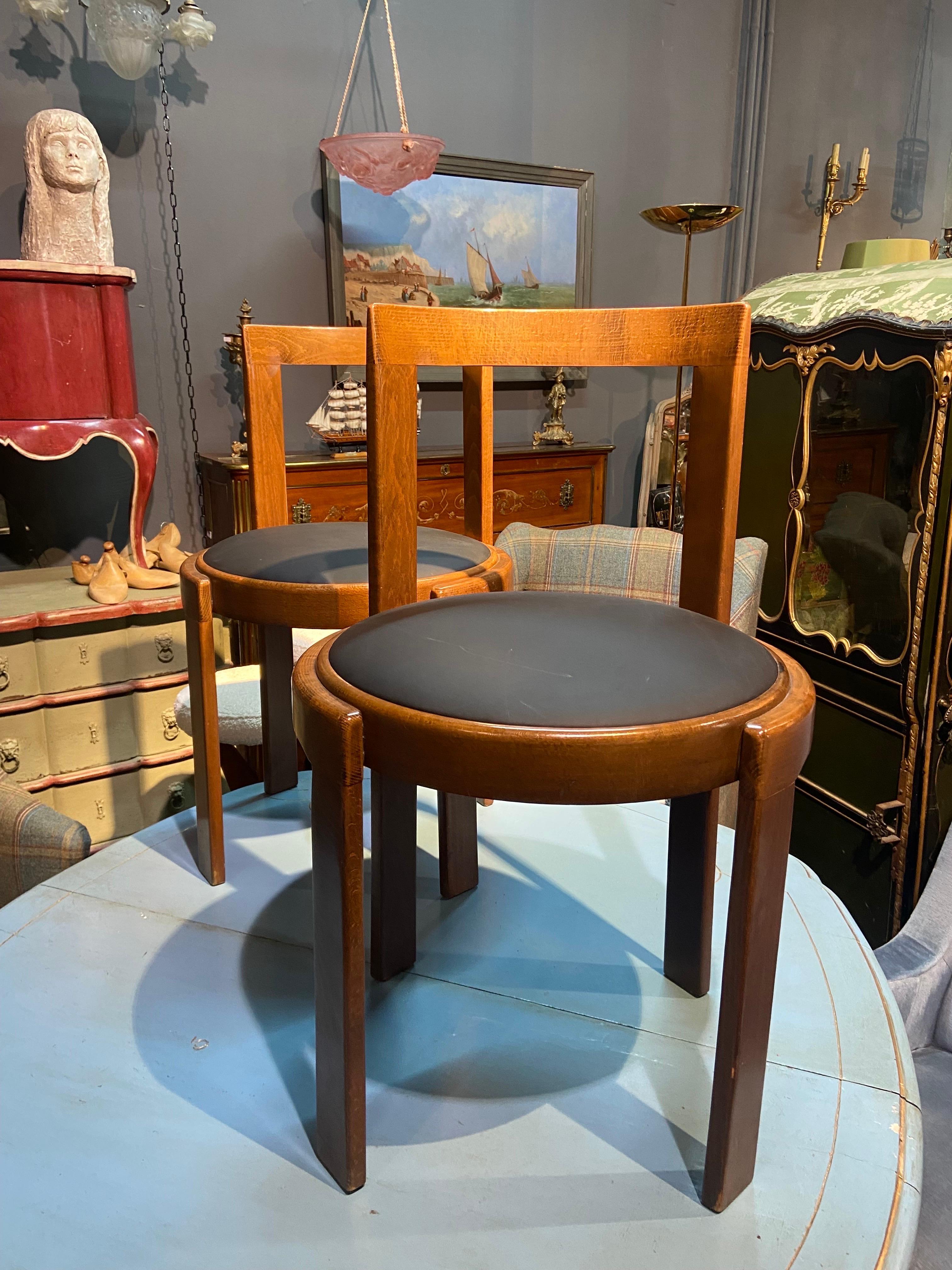 20th Century Two Vintage Italian Round Hand Carved Wooden Dining Chairs In Good Condition For Sale In Sofia, BG