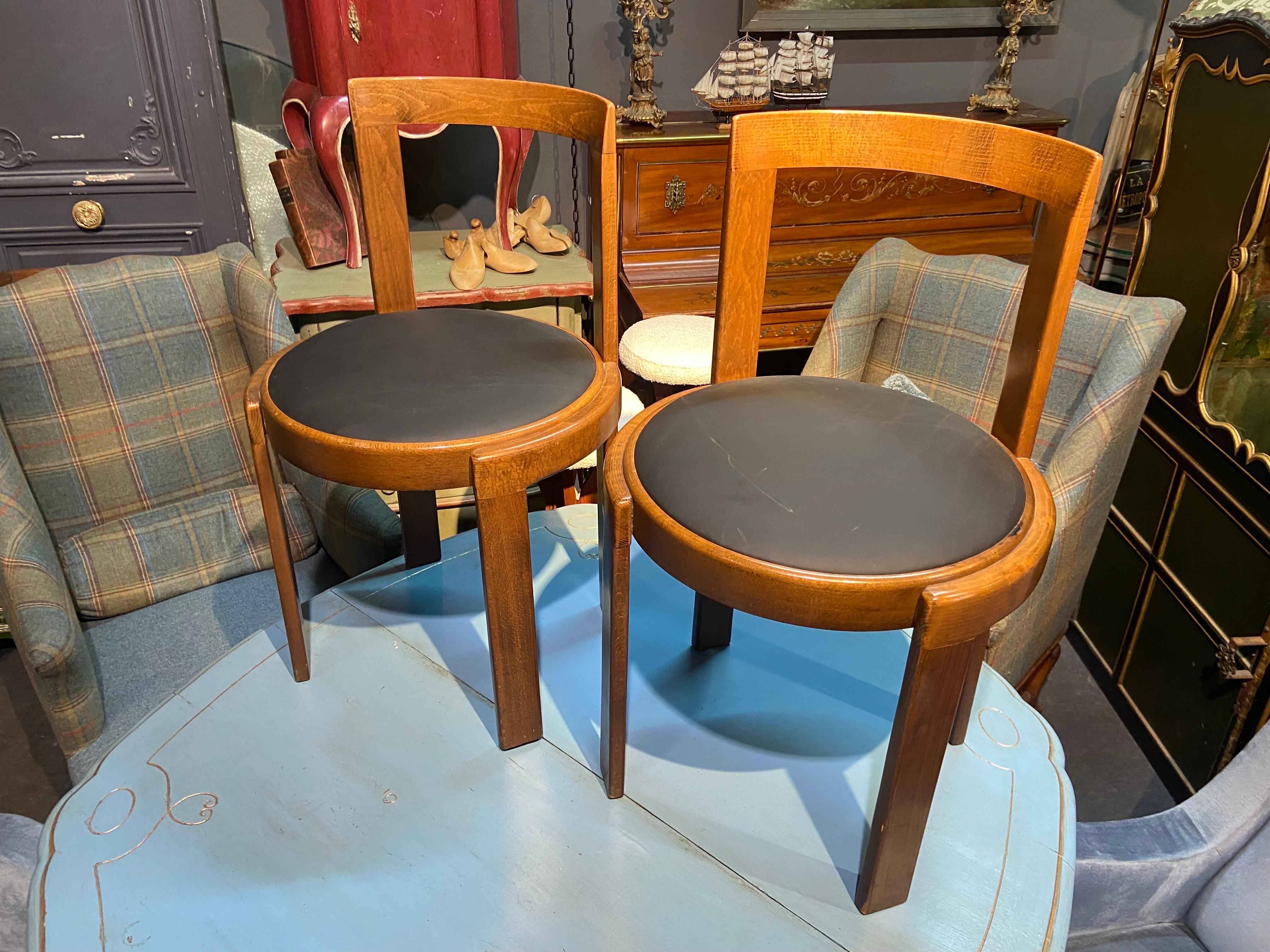 20th Century Two Vintage Italian Round Hand Carved Wooden Dining Chairs For Sale 4