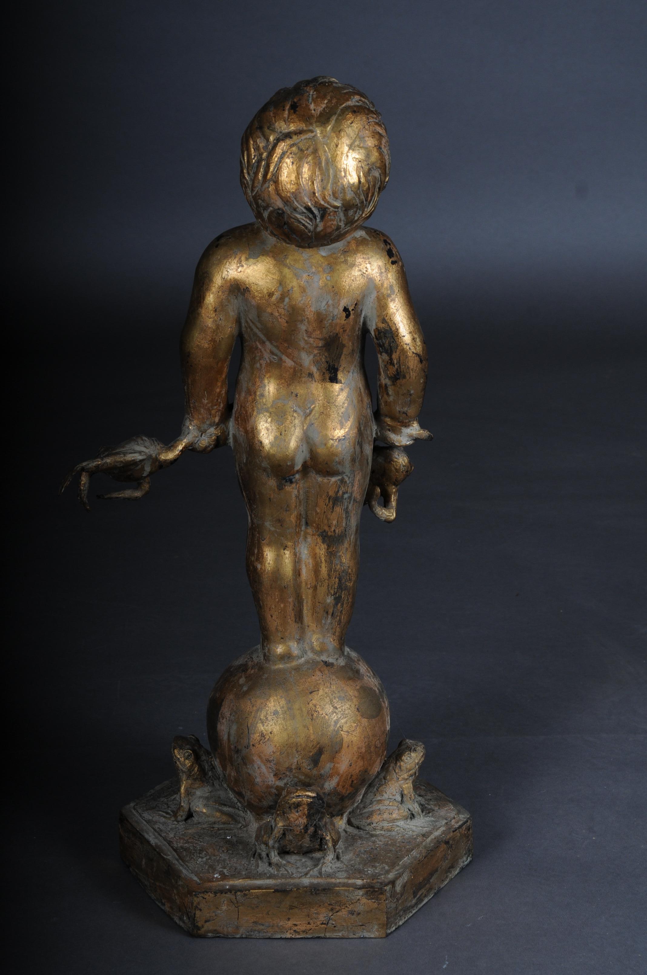 20th Century Unique sculpture of a putto with frogs, gold For Sale 7