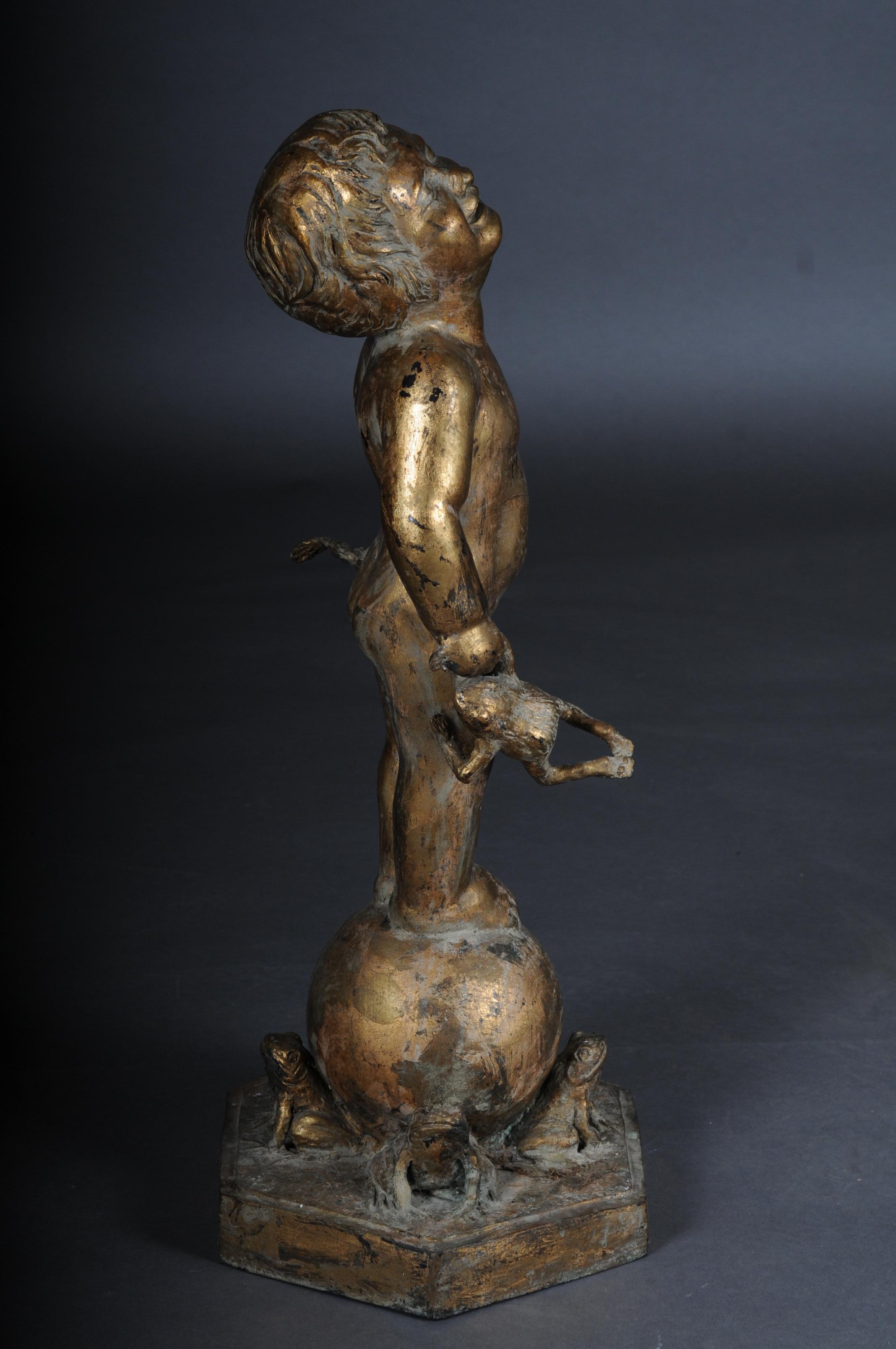 20th Century Unique sculpture of a putto with frogs, gold For Sale 4