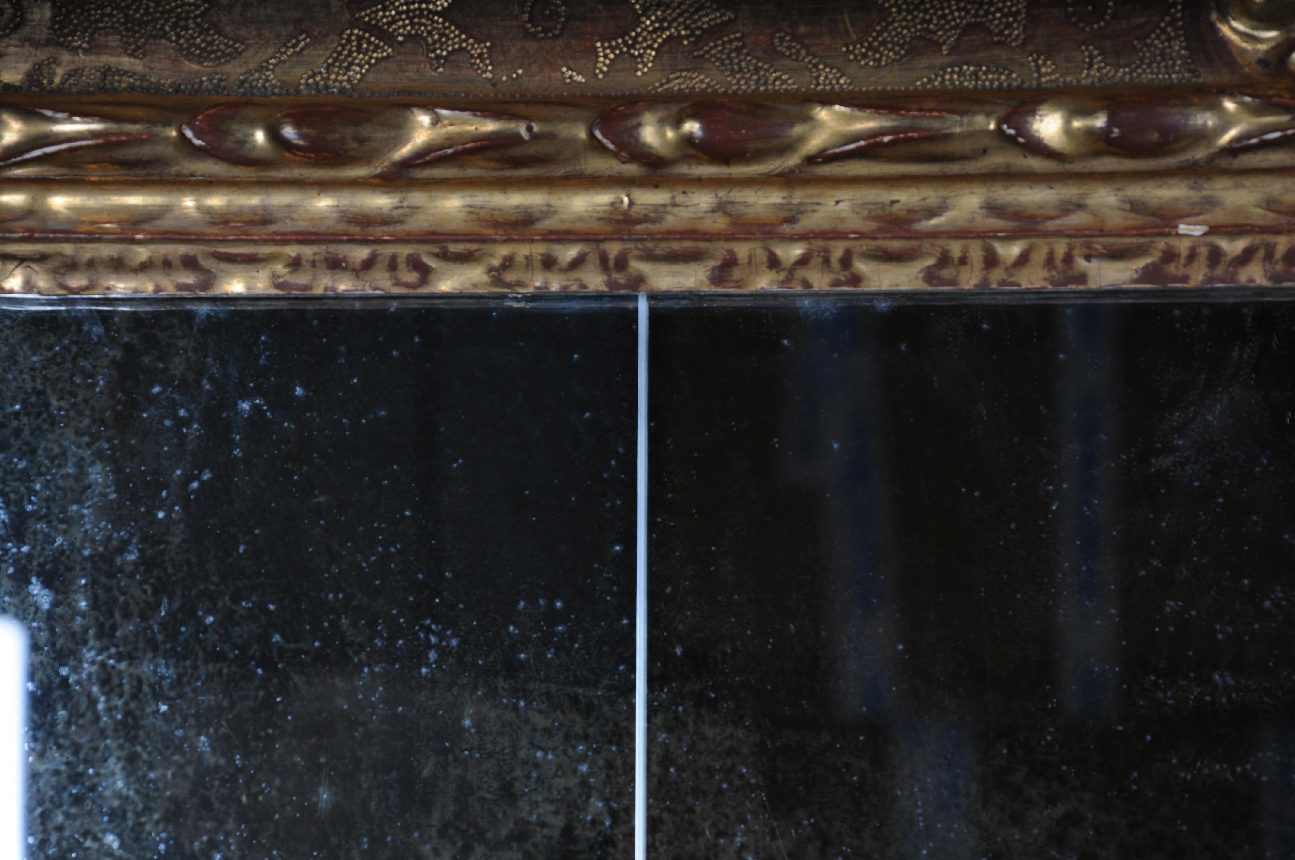20e siècle Miroir mural antique insolite, cadre doré en vente 5