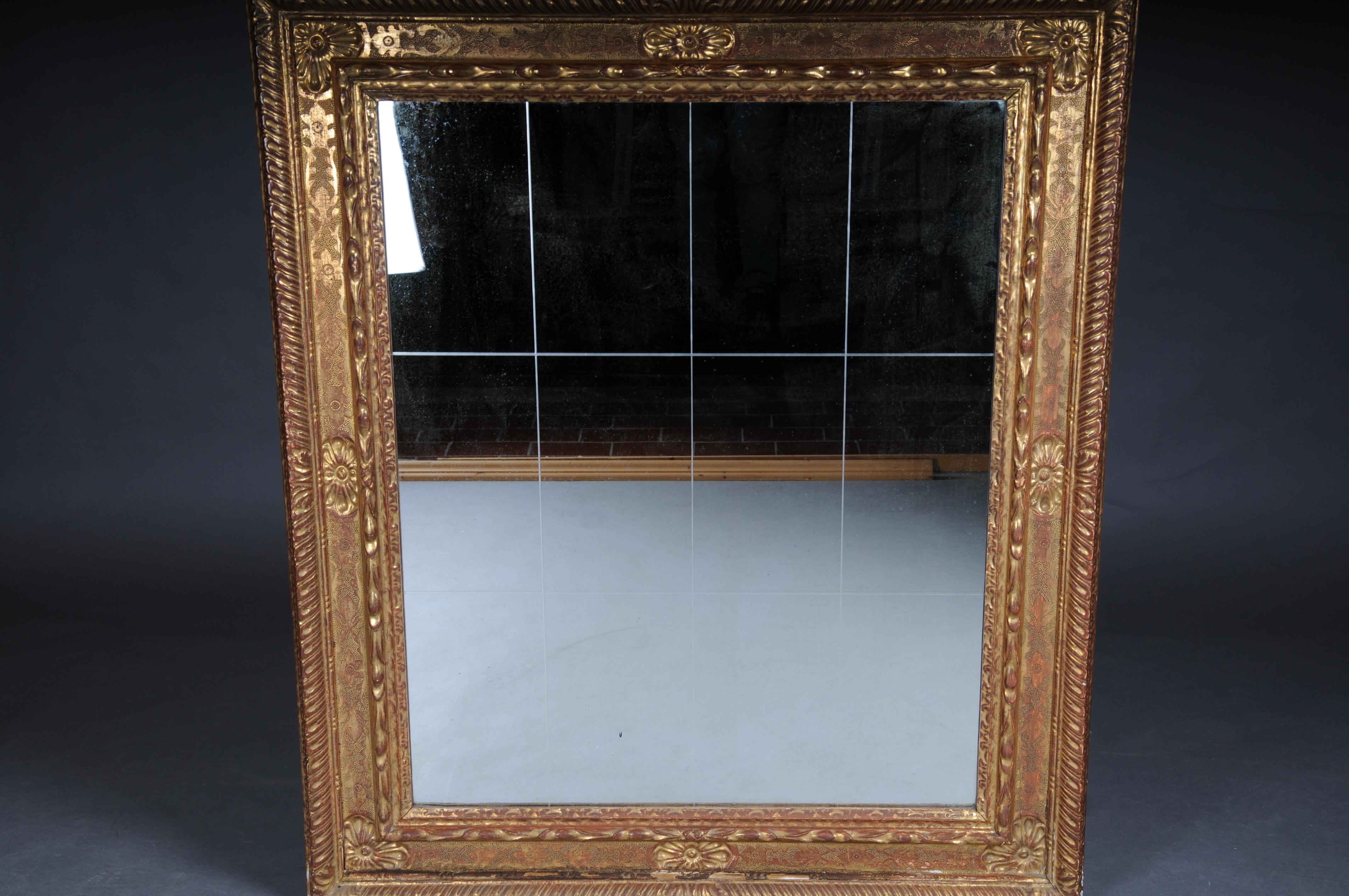 20e siècle Miroir mural antique insolite, cadre doré en vente 6