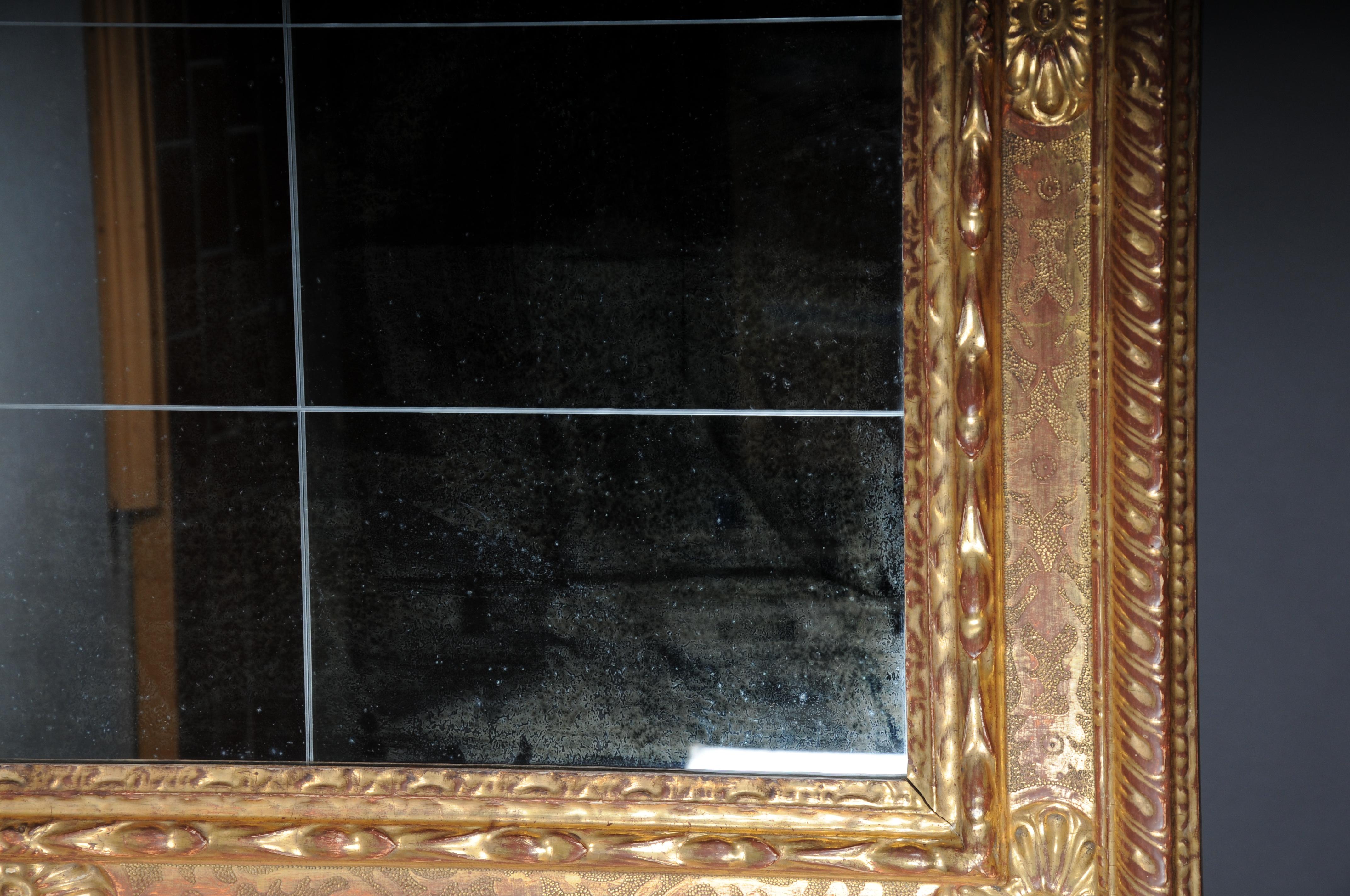 20e siècle Miroir mural antique insolite, cadre doré en vente 8