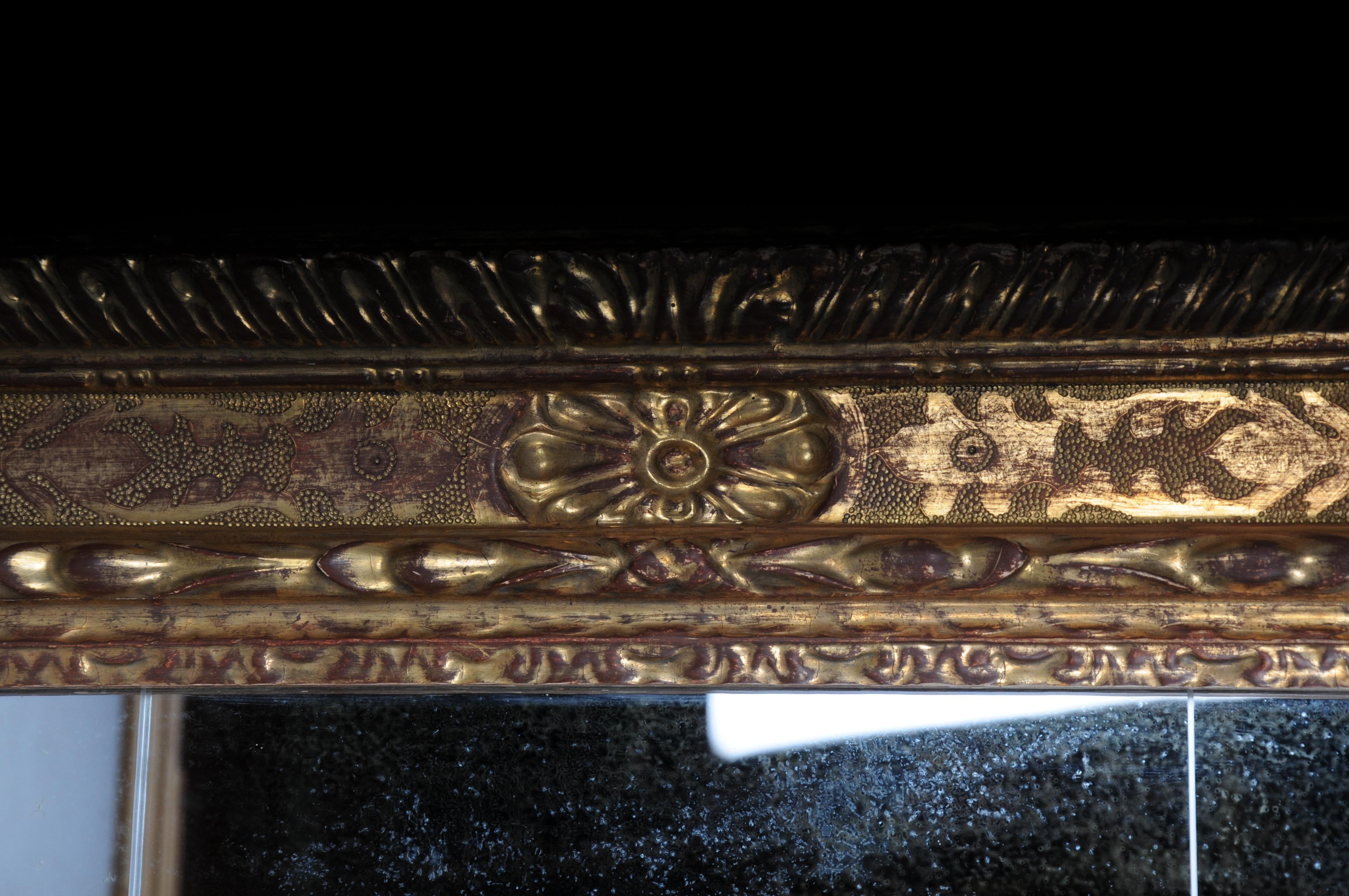 20e siècle Miroir mural antique insolite, cadre doré en vente 1