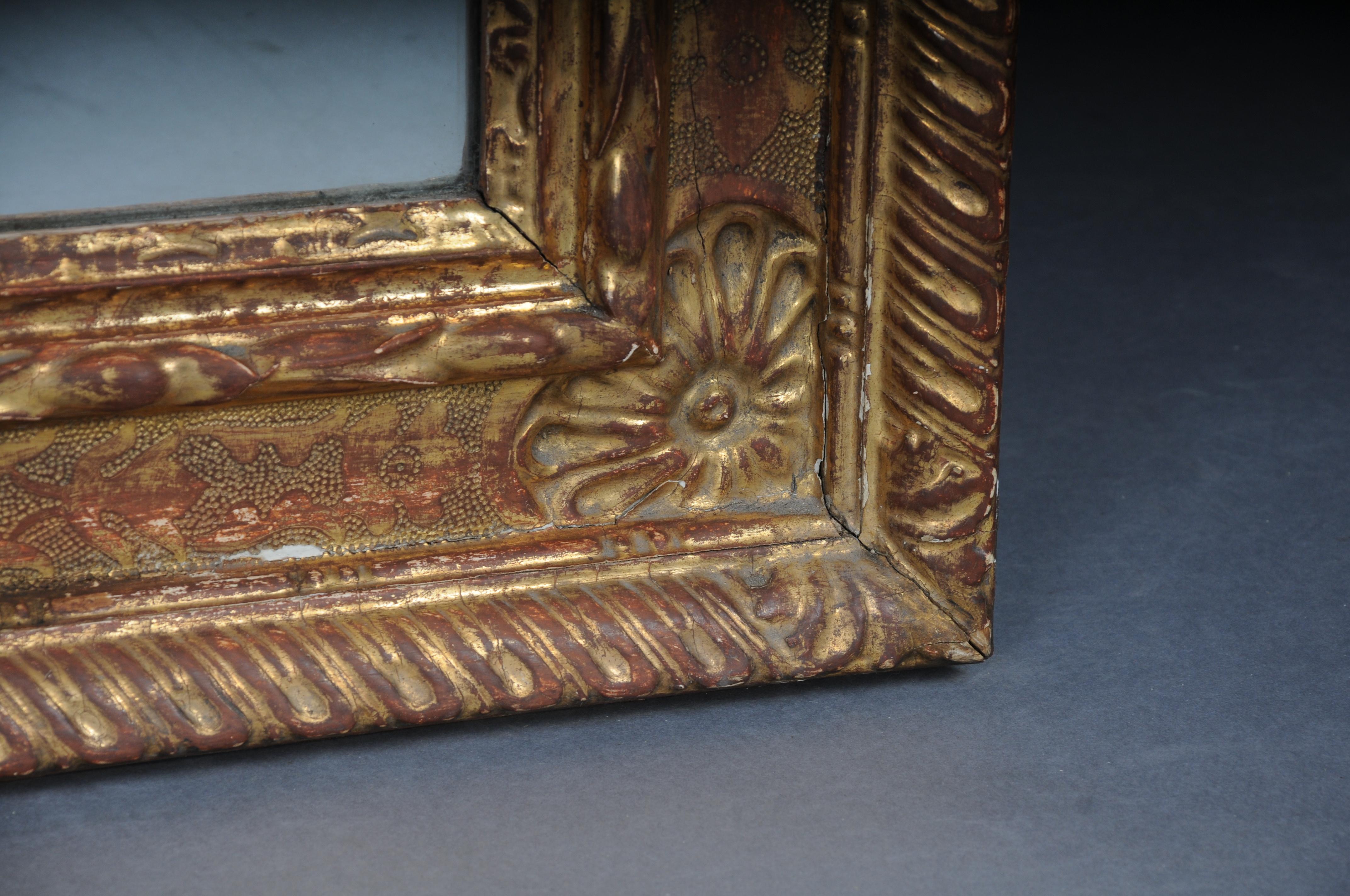 20e siècle Miroir mural antique insolite, cadre doré en vente 2