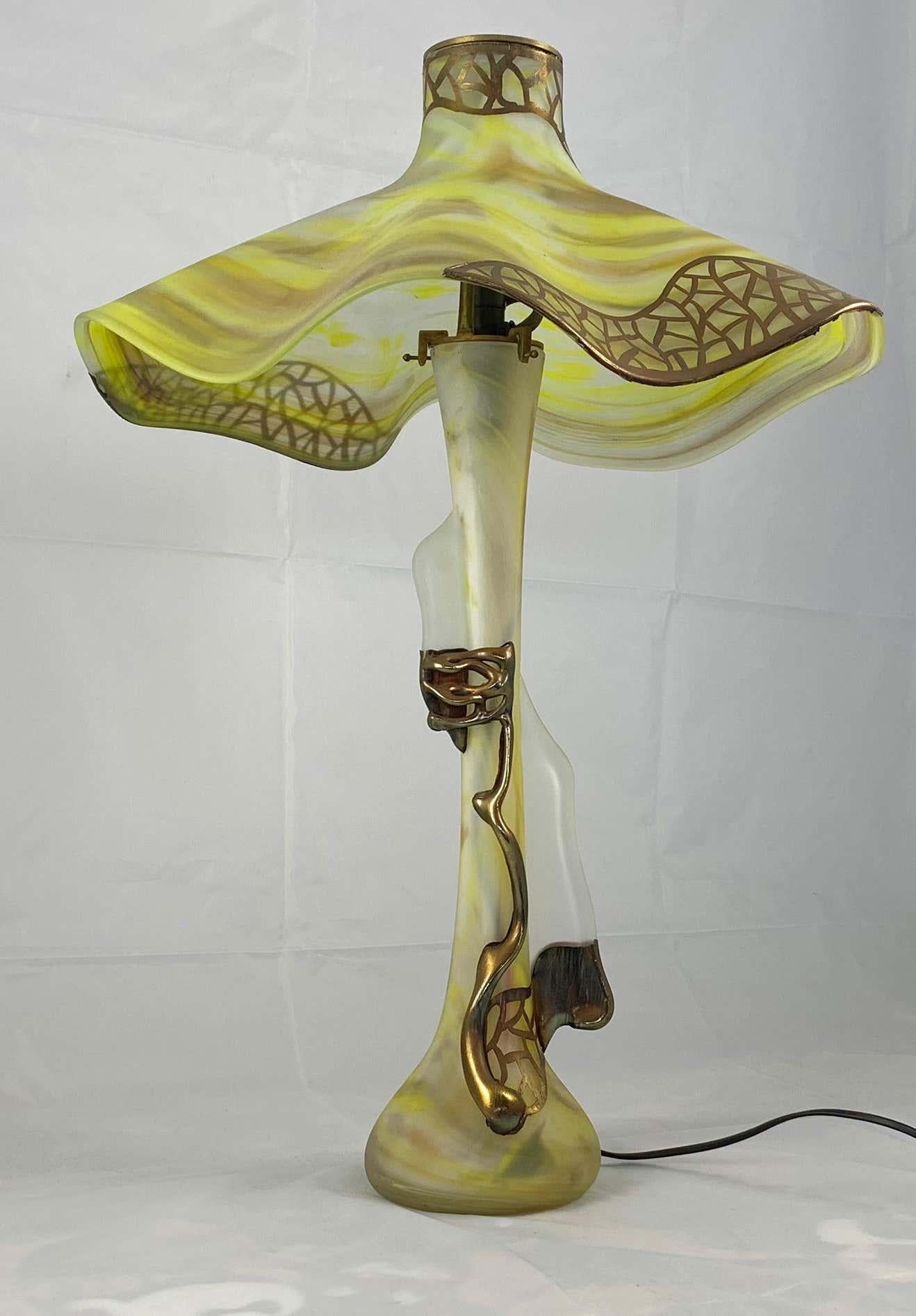 French 20th Century Unusual Art Glass Table Lamp in Art Nouveau Style For Sale