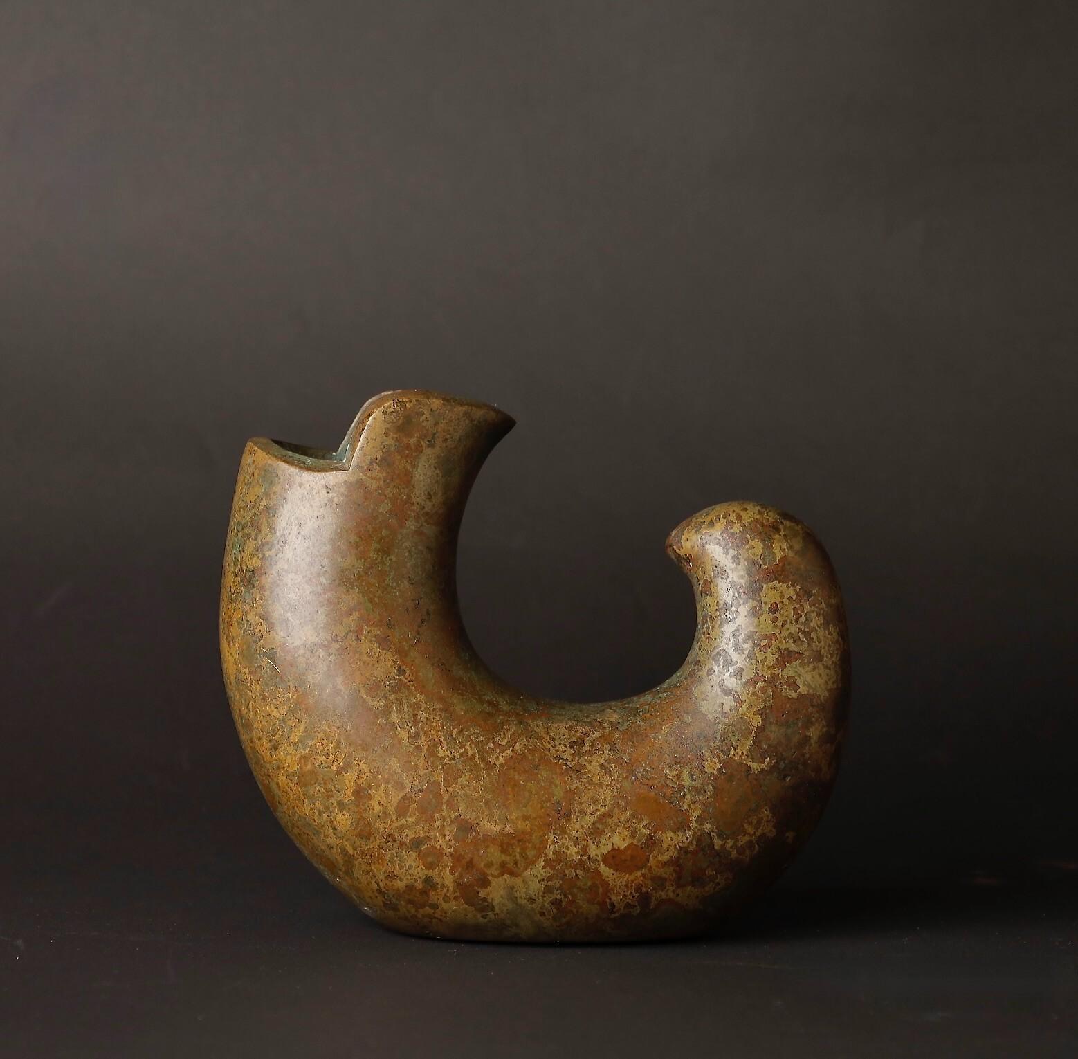 Showa 20th century unusual Bronze Vase by a Nitten Artist by Yoshida Eiji For Sale