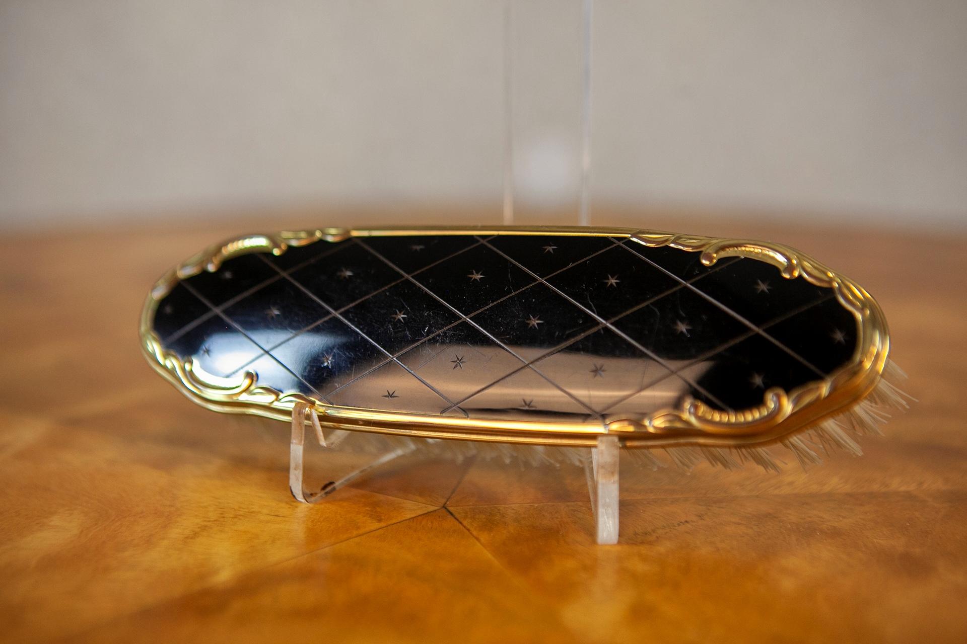 Vanity Set du 20e siècle avec miroir, brosse à cheveux, peigne et brosse à vêtements en vente 3