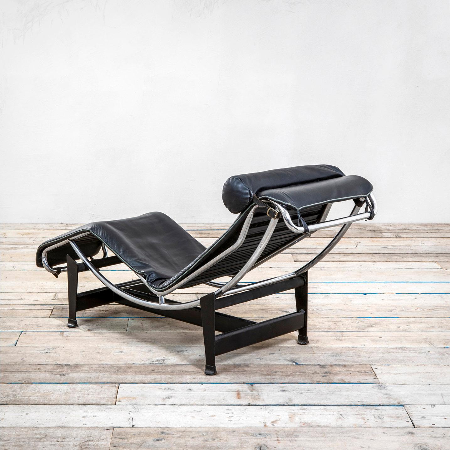 Mid-Century Modern 20th Century Variable Tilting Chaise-Longue mod. LC4 by Le Corbusier for Cassina