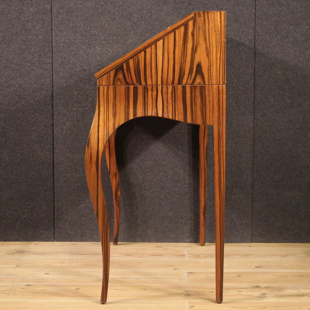 Bureau italien du 20e siècle en bois plaqué de noyer, 1970 6