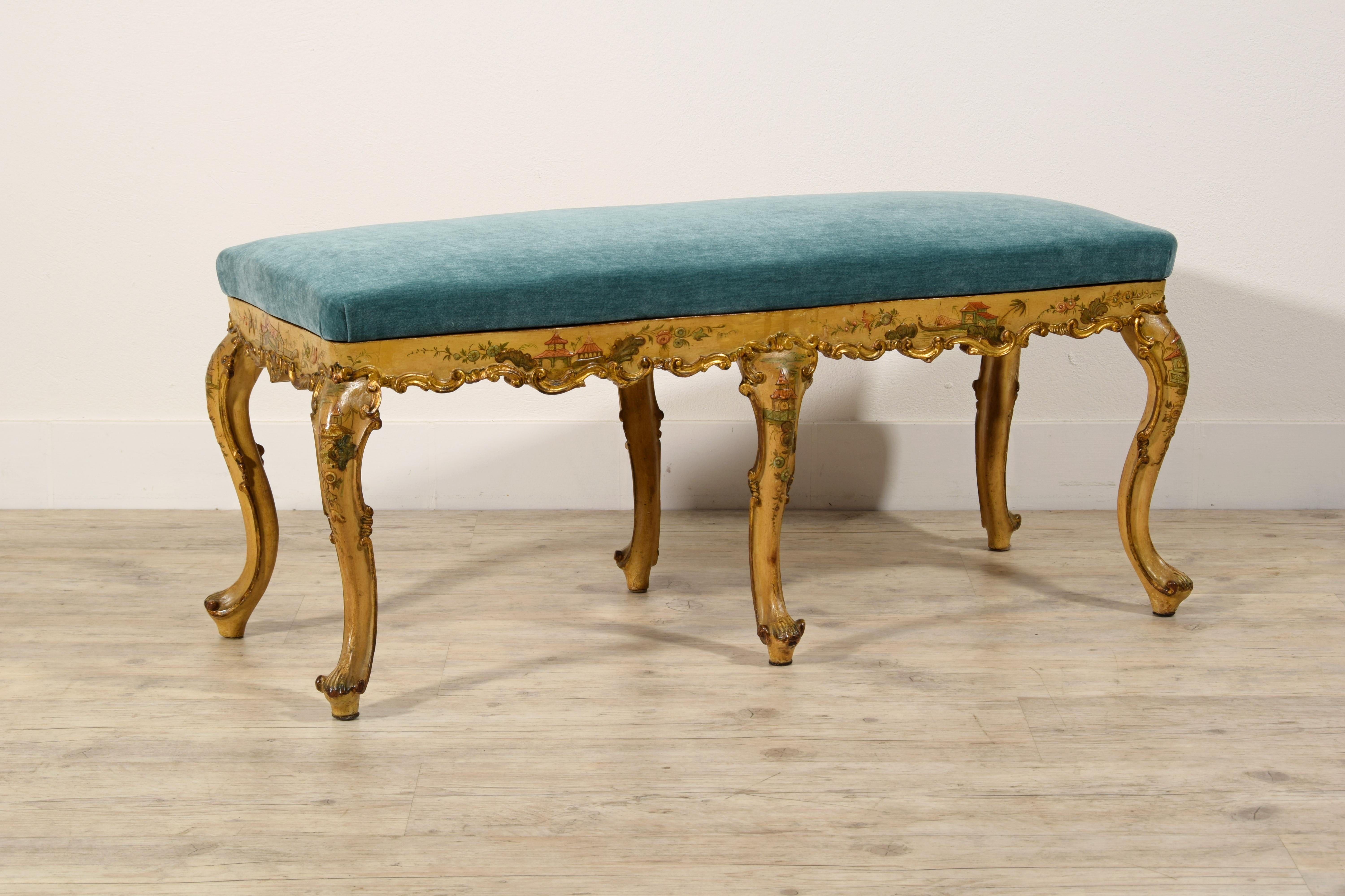 20th Century, Venetian Baroque Stile Carved and Laquered Giltwood Bench For Sale 1